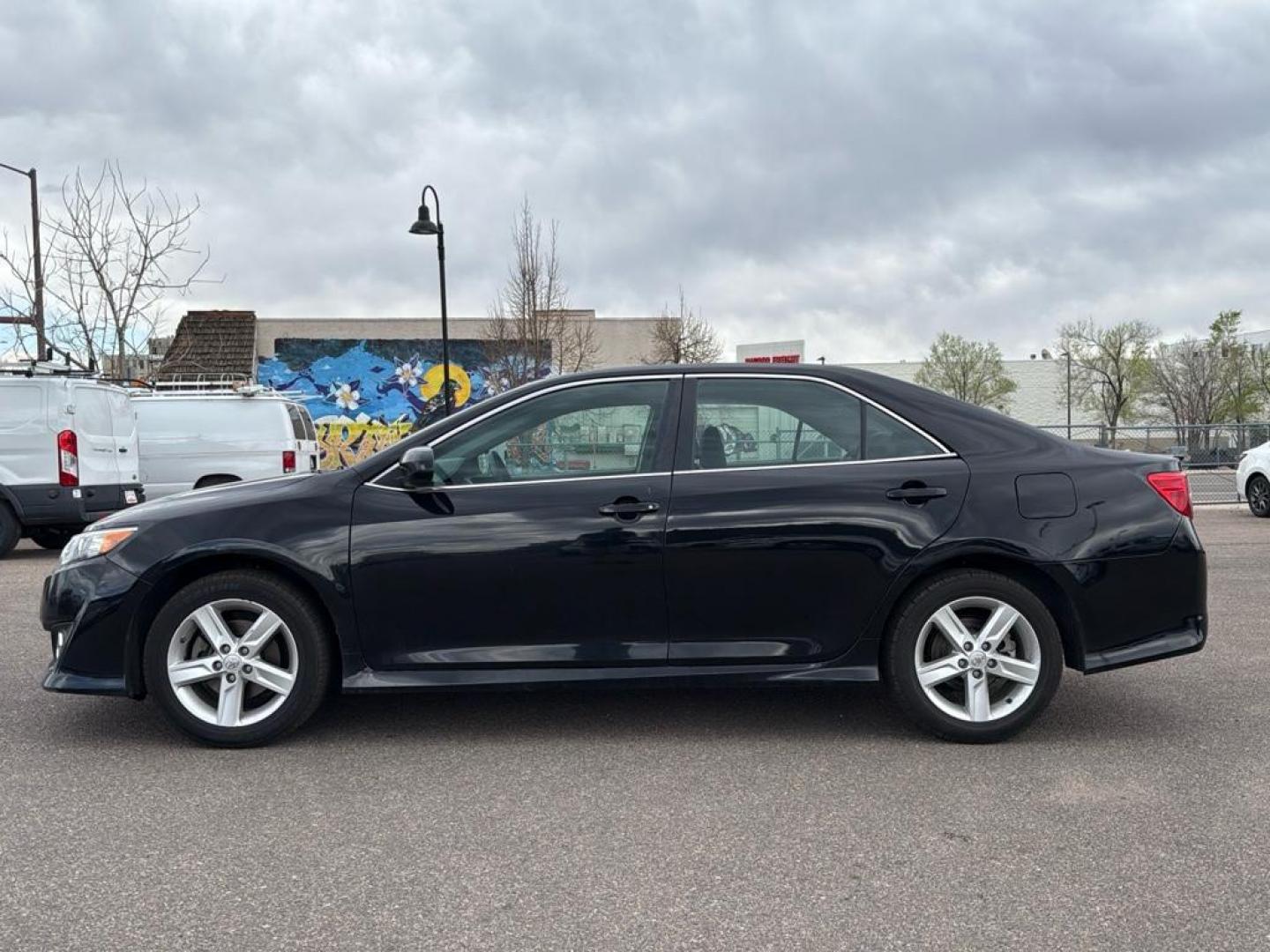 2014 BLACK Toyota Camry SE (4T1BF1FK5EU) with an 4 Cyl, 2.5L engine, Automatic transmission, located at 10890 W. Colfax Ave., Lakewood, CO, 80215, (303) 274-7692, 39.739914, -105.120132 - Photo#7