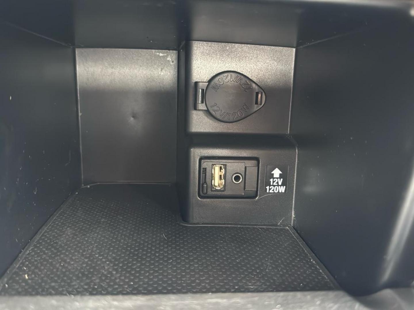 2014 BLACK Toyota Camry SE (4T1BF1FK5EU) with an 4 Cyl, 2.5L engine, Automatic transmission, located at 10890 W. Colfax Ave., Lakewood, CO, 80215, (303) 274-7692, 39.739914, -105.120132 - Photo#13