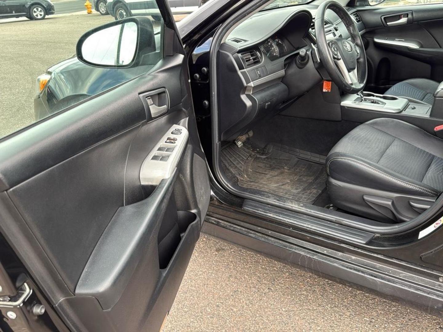 2014 BLACK Toyota Camry SE (4T1BF1FK5EU) with an 4 Cyl, 2.5L engine, Automatic transmission, located at 10890 W. Colfax Ave., Lakewood, CO, 80215, (303) 274-7692, 39.739914, -105.120132 - Photo#18