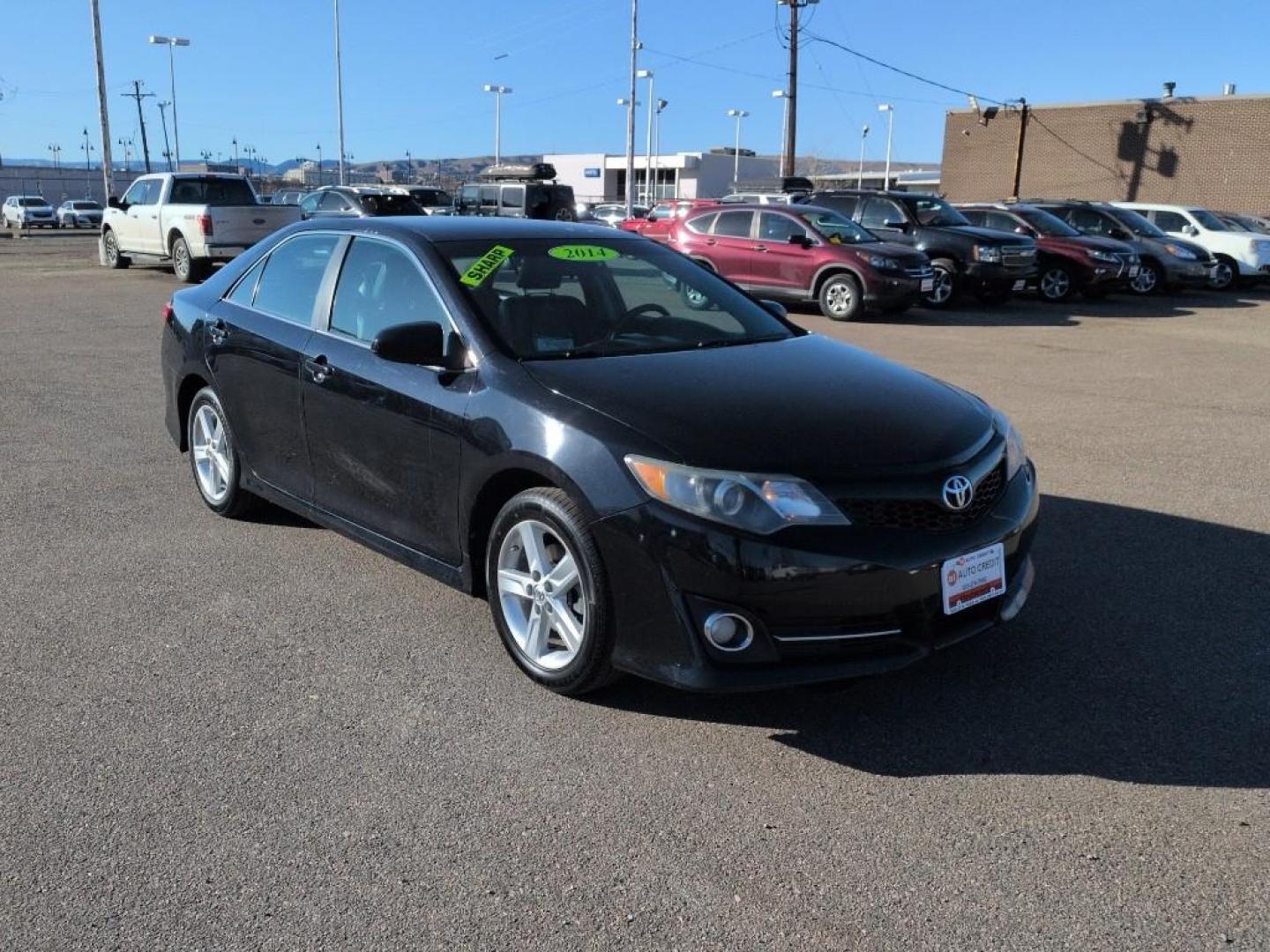 2014 BLACK Toyota Camry SE (4T1BF1FK5EU) with an 4 Cyl, 2.5L engine, Automatic transmission, located at 10890 W. Colfax Ave., Lakewood, CO, 80215, (303) 274-7692, 39.739914, -105.120132 - Photo#2