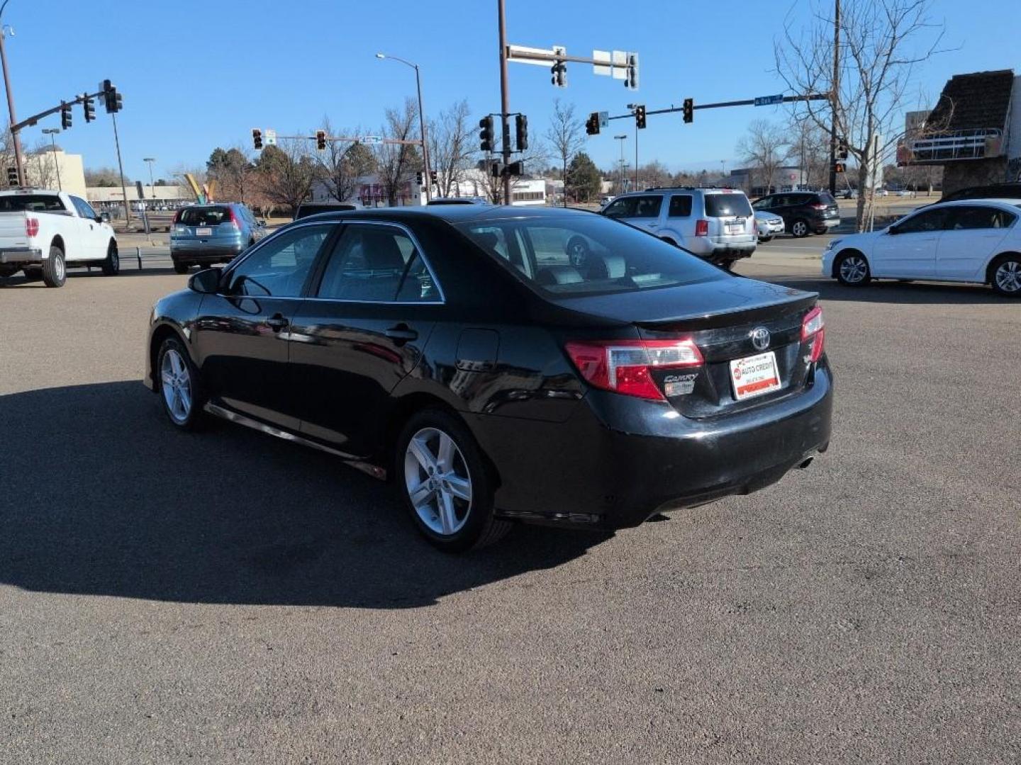 2014 BLACK Toyota Camry SE (4T1BF1FK5EU) with an 4 Cyl, 2.5L engine, Automatic transmission, located at 10890 W. Colfax Ave., Lakewood, CO, 80215, (303) 274-7692, 39.739914, -105.120132 - Photo#6