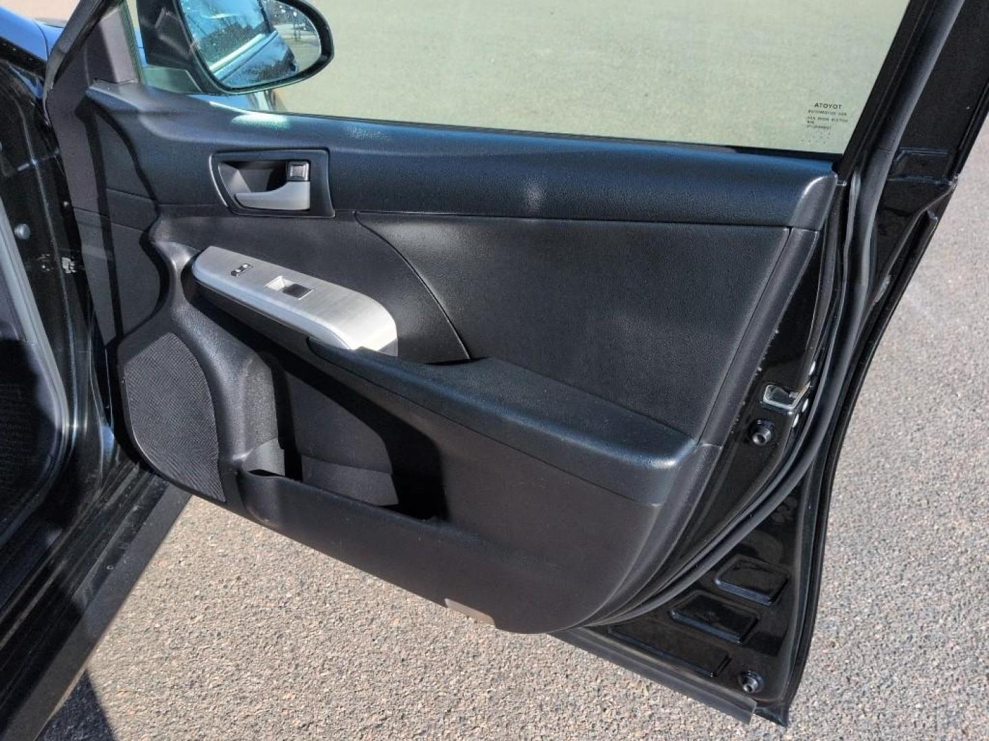 2014 BLACK Toyota Camry SE (4T1BF1FK5EU) with an 4 Cyl, 2.5L engine, Automatic transmission, located at 10890 W. Colfax Ave., Lakewood, CO, 80215, (303) 274-7692, 39.739914, -105.120132 - Photo#16