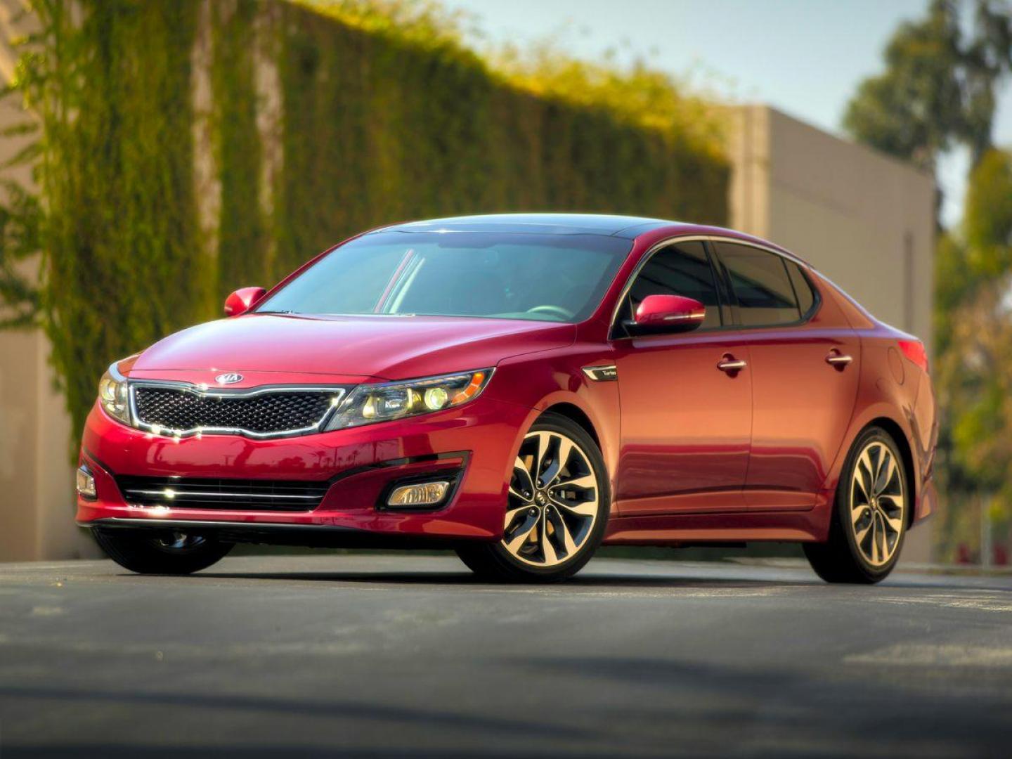 2015 Remington Red Metallic /Beige Kia Optima EX (5XXGN4A71FG) with an 2.4L I4 DGI DOHC engine, Automatic transmission, located at 10890 W. Colfax Ave., Lakewood, CO, 80215, (303) 274-7692, 39.739914, -105.120132 - 2015 Kia Optima FWD Beige Leather.<br><br>D1 Auto NEVER charges dealer fees! All cars have clean titles and have been inspected for mechanical issues. We have financing for everyone. Good credit, bad credit, first time buyers.<br>Clean CARFAX.<br>Please call Lakewood Location 303-274-7692 or Thornto - Photo#0