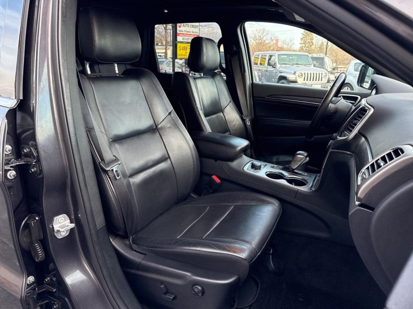 2018 GRAY Jeep Grand Cherokee LIMITED 4WD (1C4RJFBG2JC) with an V6, 3.6L engine, Automatic transmission, located at 10890 W. Colfax Ave., Lakewood, CO, 80215, (303) 274-7692, 39.739914, -105.120132 - Photo#45