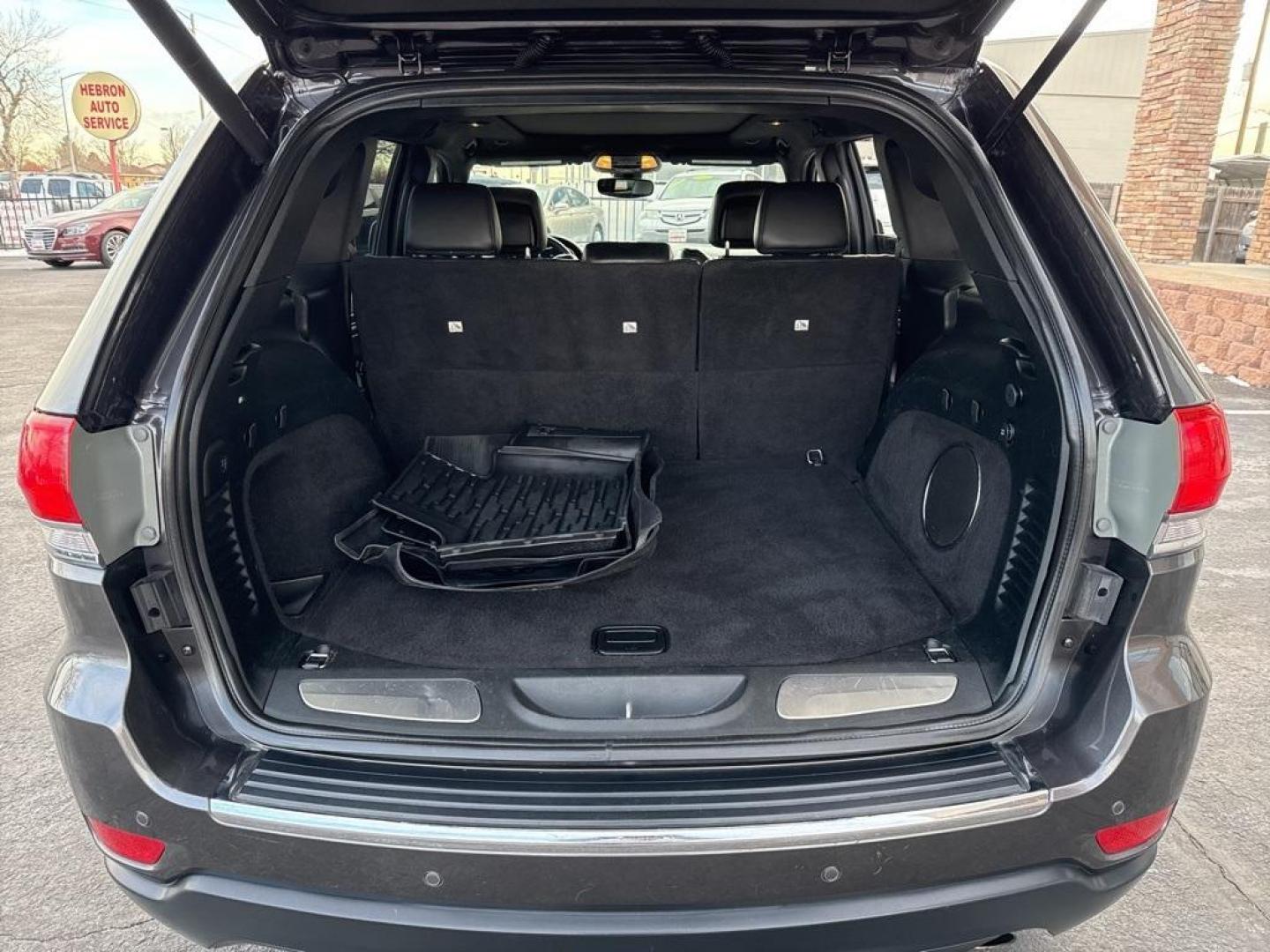 2018 GRAY Jeep Grand Cherokee LIMITED 4WD (1C4RJFBG2JC) with an V6, 3.6L engine, Automatic transmission, located at 10890 W. Colfax Ave., Lakewood, CO, 80215, (303) 274-7692, 39.739914, -105.120132 - Photo#48
