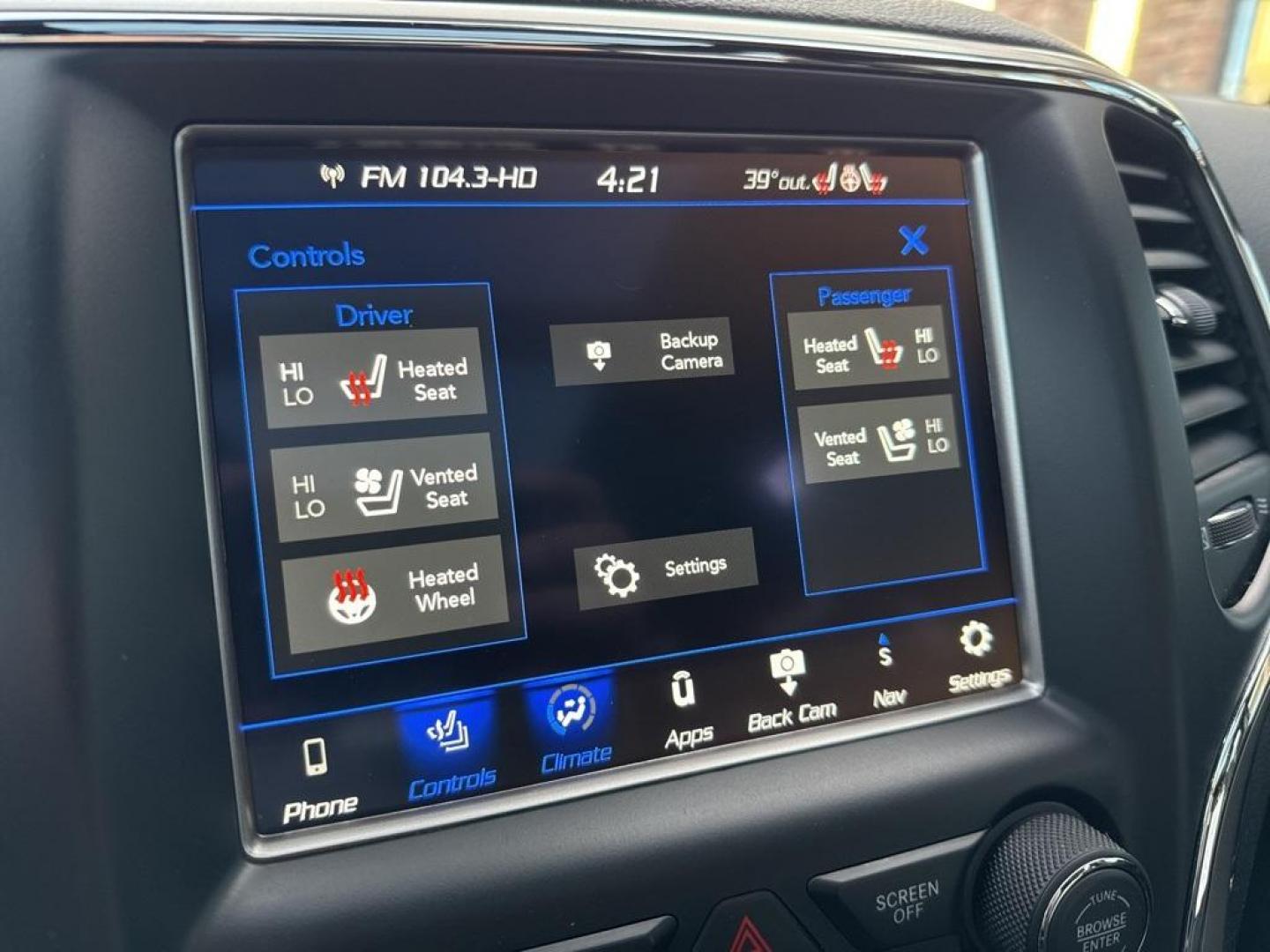 2018 GRAY Jeep Grand Cherokee LIMITED 4WD (1C4RJFBG2JC) with an V6, 3.6L engine, Automatic transmission, located at 10890 W. Colfax Ave., Lakewood, CO, 80215, (303) 274-7692, 39.739914, -105.120132 - Photo#50