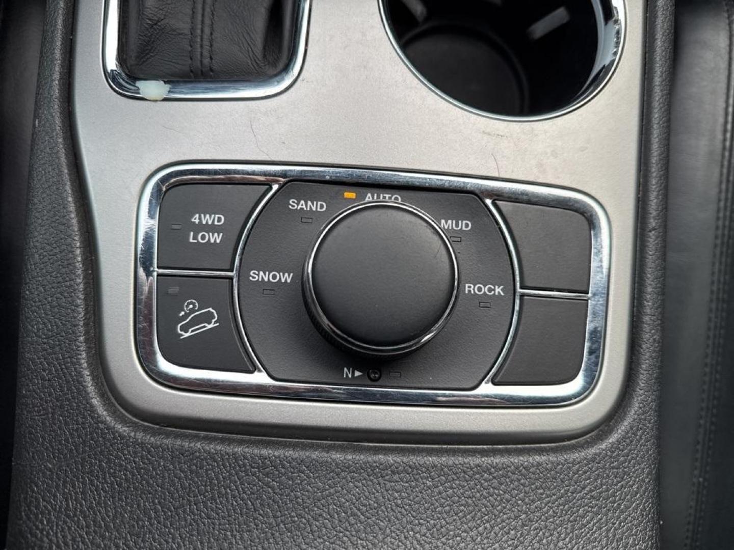 2018 GRAY Jeep Grand Cherokee LIMITED 4WD (1C4RJFBG2JC) with an V6, 3.6L engine, Automatic transmission, located at 10890 W. Colfax Ave., Lakewood, CO, 80215, (303) 274-7692, 39.739914, -105.120132 - Photo#58