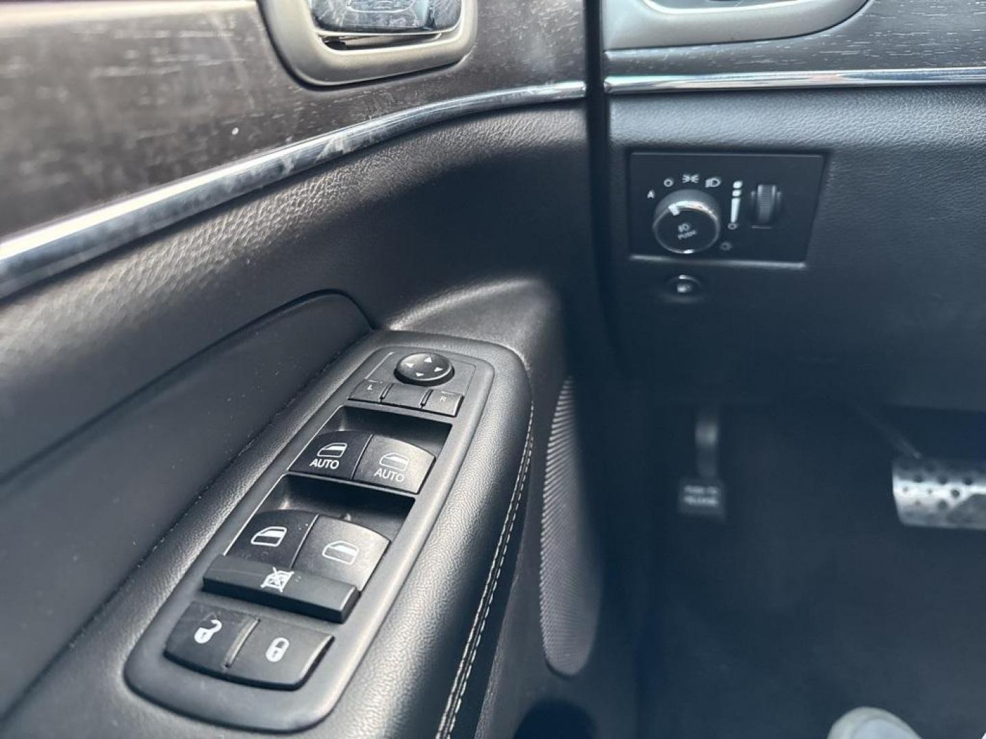 2018 GRAY Jeep Grand Cherokee LIMITED 4WD (1C4RJFBG2JC) with an V6, 3.6L engine, Automatic transmission, located at 10890 W. Colfax Ave., Lakewood, CO, 80215, (303) 274-7692, 39.739914, -105.120132 - Photo#69