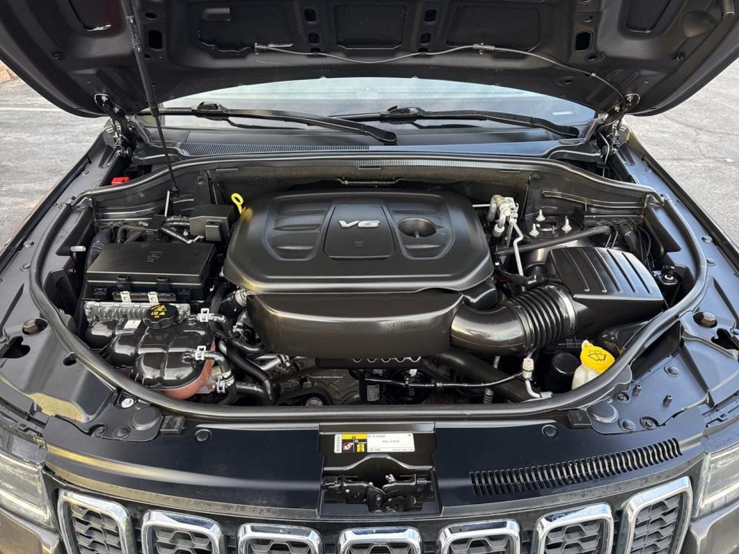 2018 GRAY Jeep Grand Cherokee LIMITED 4WD (1C4RJFBG2JC) with an V6, 3.6L engine, Automatic transmission, located at 10890 W. Colfax Ave., Lakewood, CO, 80215, (303) 274-7692, 39.739914, -105.120132 - Photo#70