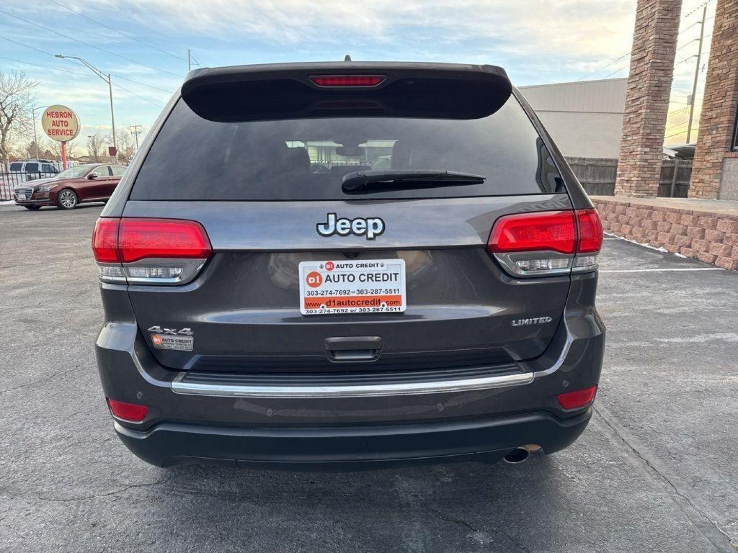 2018 GRAY Jeep Grand Cherokee LIMITED 4WD (1C4RJFBG2JC) with an V6, 3.6L engine, Automatic transmission, located at 10890 W. Colfax Ave., Lakewood, CO, 80215, (303) 274-7692, 39.739914, -105.120132 - Photo#5