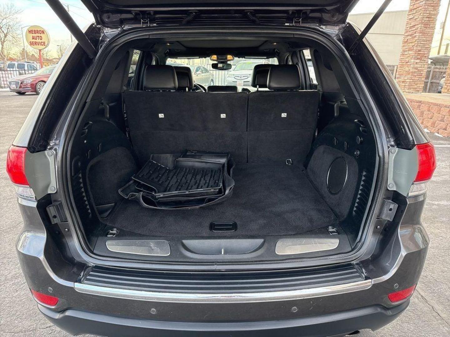 2018 GRAY Jeep Grand Cherokee LIMITED 4WD (1C4RJFBG2JC) with an V6, 3.6L engine, Automatic transmission, located at 10890 W. Colfax Ave., Lakewood, CO, 80215, (303) 274-7692, 39.739914, -105.120132 - Photo#12