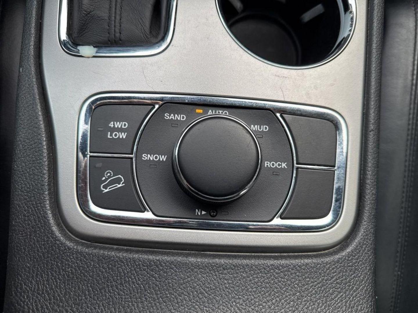 2018 GRAY Jeep Grand Cherokee LIMITED 4WD (1C4RJFBG2JC) with an V6, 3.6L engine, Automatic transmission, located at 10890 W. Colfax Ave., Lakewood, CO, 80215, (303) 274-7692, 39.739914, -105.120132 - Photo#22