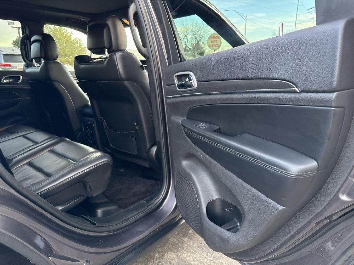 2018 GRAY Jeep Grand Cherokee LIMITED 4WD (1C4RJFBG2JC) with an V6, 3.6L engine, Automatic transmission, located at 10890 W. Colfax Ave., Lakewood, CO, 80215, (303) 274-7692, 39.739914, -105.120132 - Photo#28