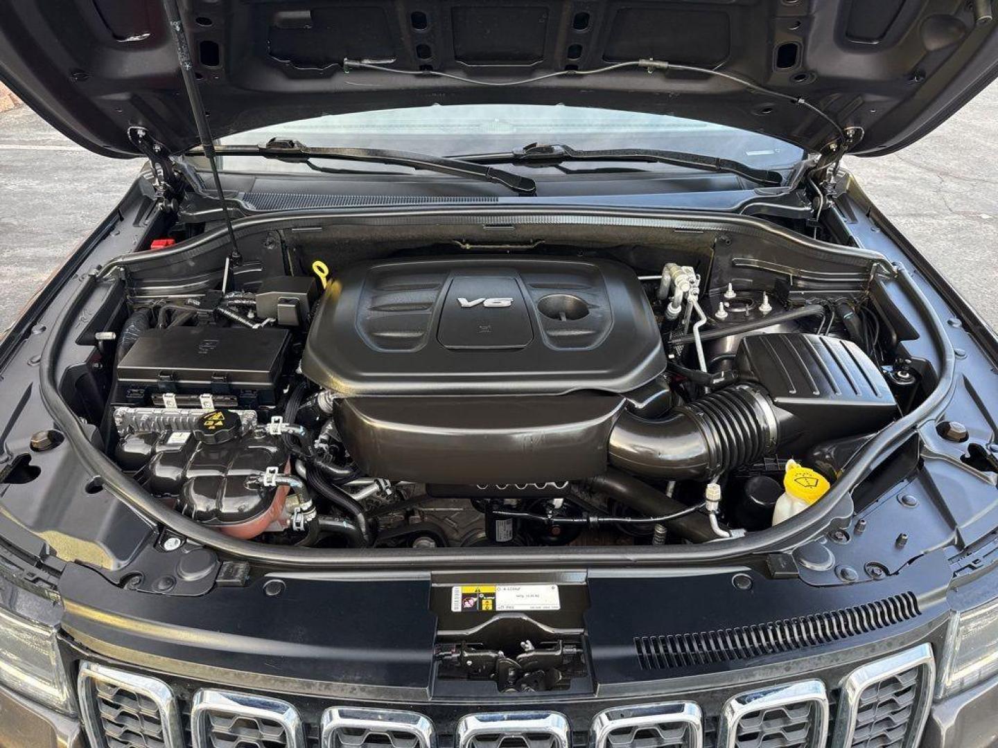 2018 GRAY Jeep Grand Cherokee LIMITED 4WD (1C4RJFBG2JC) with an V6, 3.6L engine, Automatic transmission, located at 10890 W. Colfax Ave., Lakewood, CO, 80215, (303) 274-7692, 39.739914, -105.120132 - Photo#34