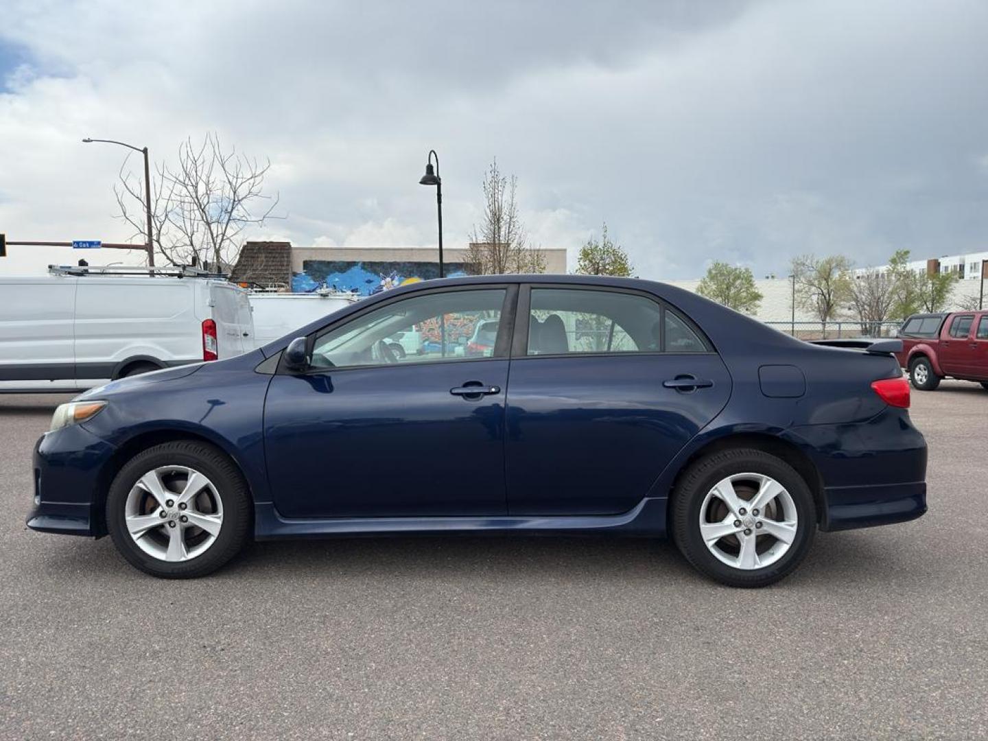 2011 BLUE Toyota Corolla S 5-SPEED MT (2T1BU4EE3BC) with an 4 Cyl, 1.8L engine, Manual transmission, located at 10890 W. Colfax Ave., Lakewood, CO, 80215, (303) 274-7692, 39.739914, -105.120132 - Photo#7
