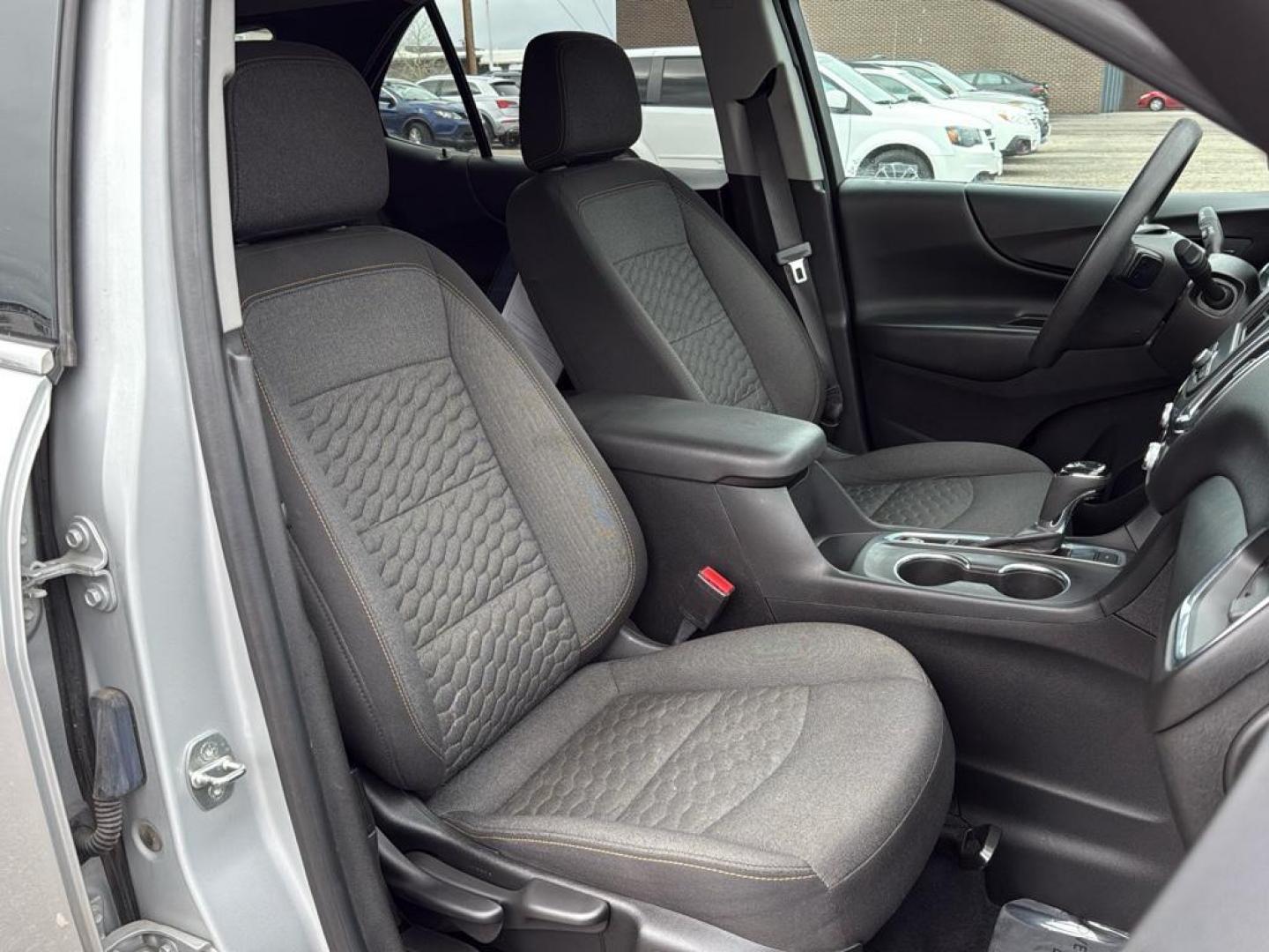 2020 SILVER Chevrolet Equinox LT (1LT) (2GNAXUEV4L6) with an 4 Cyl, 1.5L engine, Automatic transmission, located at 10890 W. Colfax Ave., Lakewood, CO, 80215, (303) 274-7692, 39.739914, -105.120132 - <b>Summary</b><br>Apple/ Android Carplay, Fully Serviced And Ready For Colorado! Non smoker,<br><br><b>Vehicle Details</b><br>Experience the perfect blend of style, efficiency, and versatility with this impressive 2020 Chevrolet Equinox LT (1LT)! This dynamic SUV is ready to elevate your driving exp - Photo#10