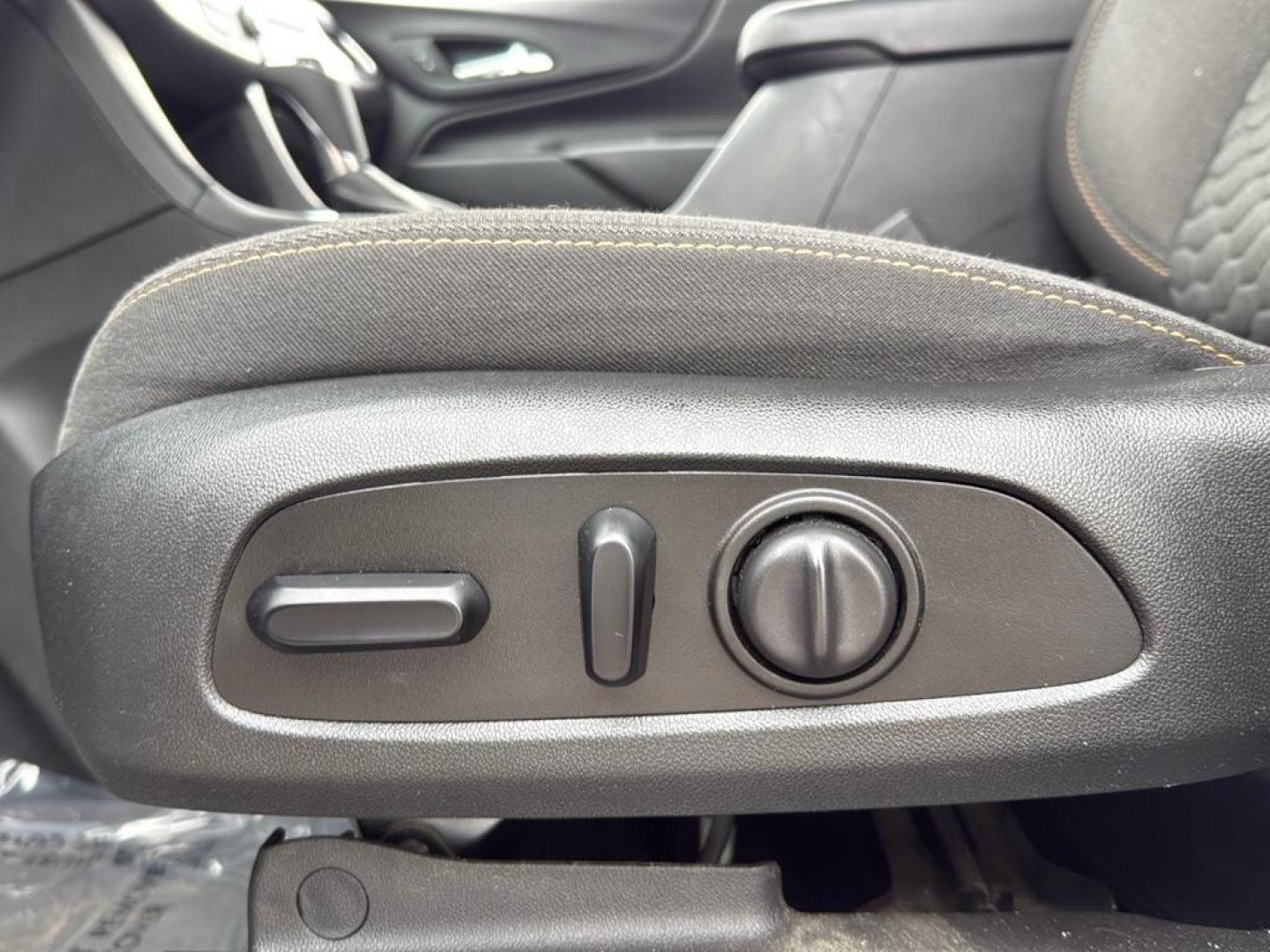 2020 SILVER Chevrolet Equinox LT (1LT) (2GNAXUEV4L6) with an 4 Cyl, 1.5L engine, Automatic transmission, located at 10890 W. Colfax Ave., Lakewood, CO, 80215, (303) 274-7692, 39.739914, -105.120132 - <b>Summary</b><br>Apple/ Android Carplay, Fully Serviced And Ready For Colorado! Non smoker,<br><br><b>Vehicle Details</b><br>Experience the perfect blend of style, efficiency, and versatility with this impressive 2020 Chevrolet Equinox LT (1LT)! This dynamic SUV is ready to elevate your driving exp - Photo#24