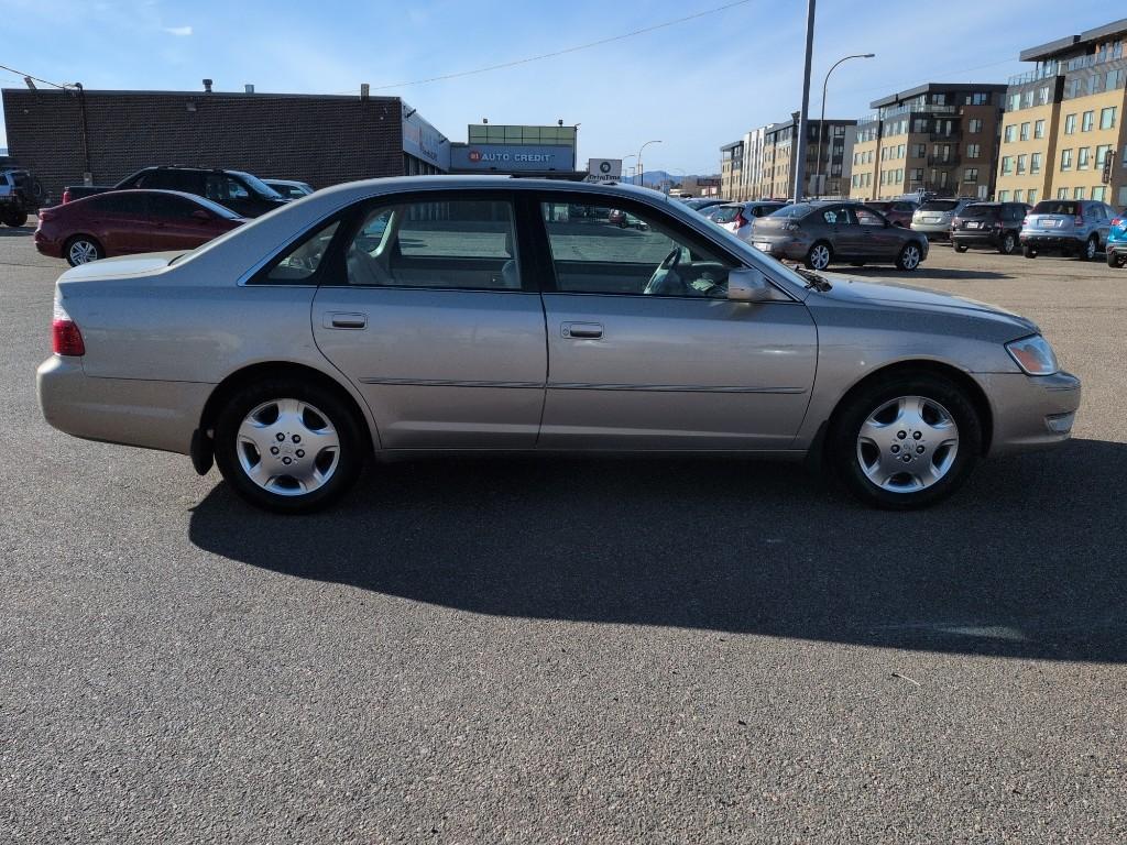 2004 GOLD Toyota Avalon XL (4T1BF28B74U) with an V6, 3.0L engine, Automatic transmission, located at 10890 W. Colfax Ave., Lakewood, CO, 80215, (303) 274-7692, 39.739914, -105.120132 - Photo#3