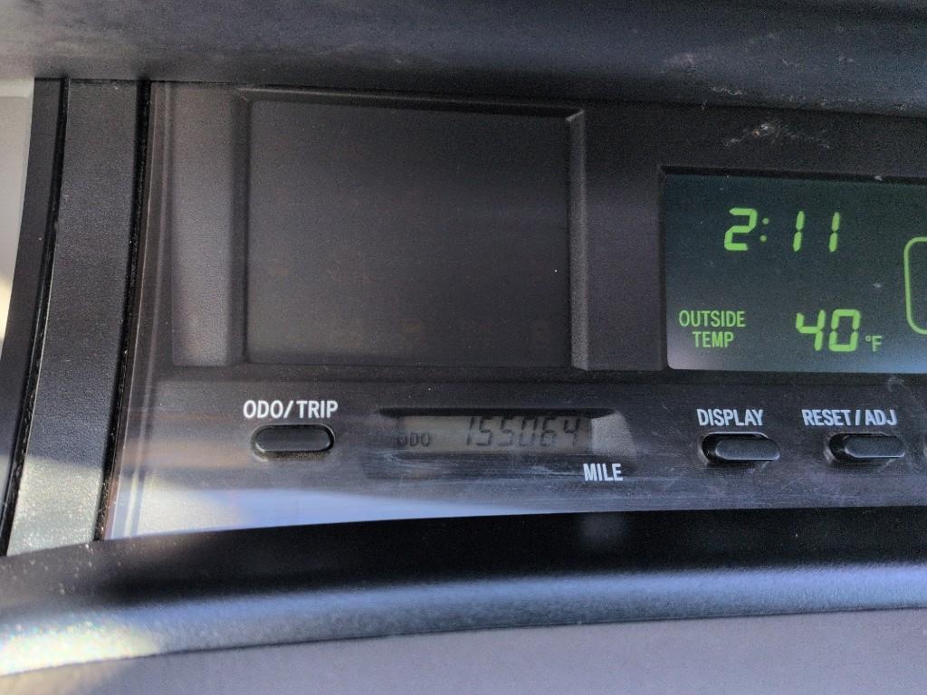 2004 GOLD Toyota Avalon XL (4T1BF28B74U) with an V6, 3.0L engine, Automatic transmission, located at 10890 W. Colfax Ave., Lakewood, CO, 80215, (303) 274-7692, 39.739914, -105.120132 - Photo#11