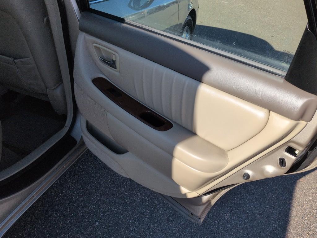 2004 GOLD Toyota Avalon XL (4T1BF28B74U) with an V6, 3.0L engine, Automatic transmission, located at 10890 W. Colfax Ave., Lakewood, CO, 80215, (303) 274-7692, 39.739914, -105.120132 - Photo#19