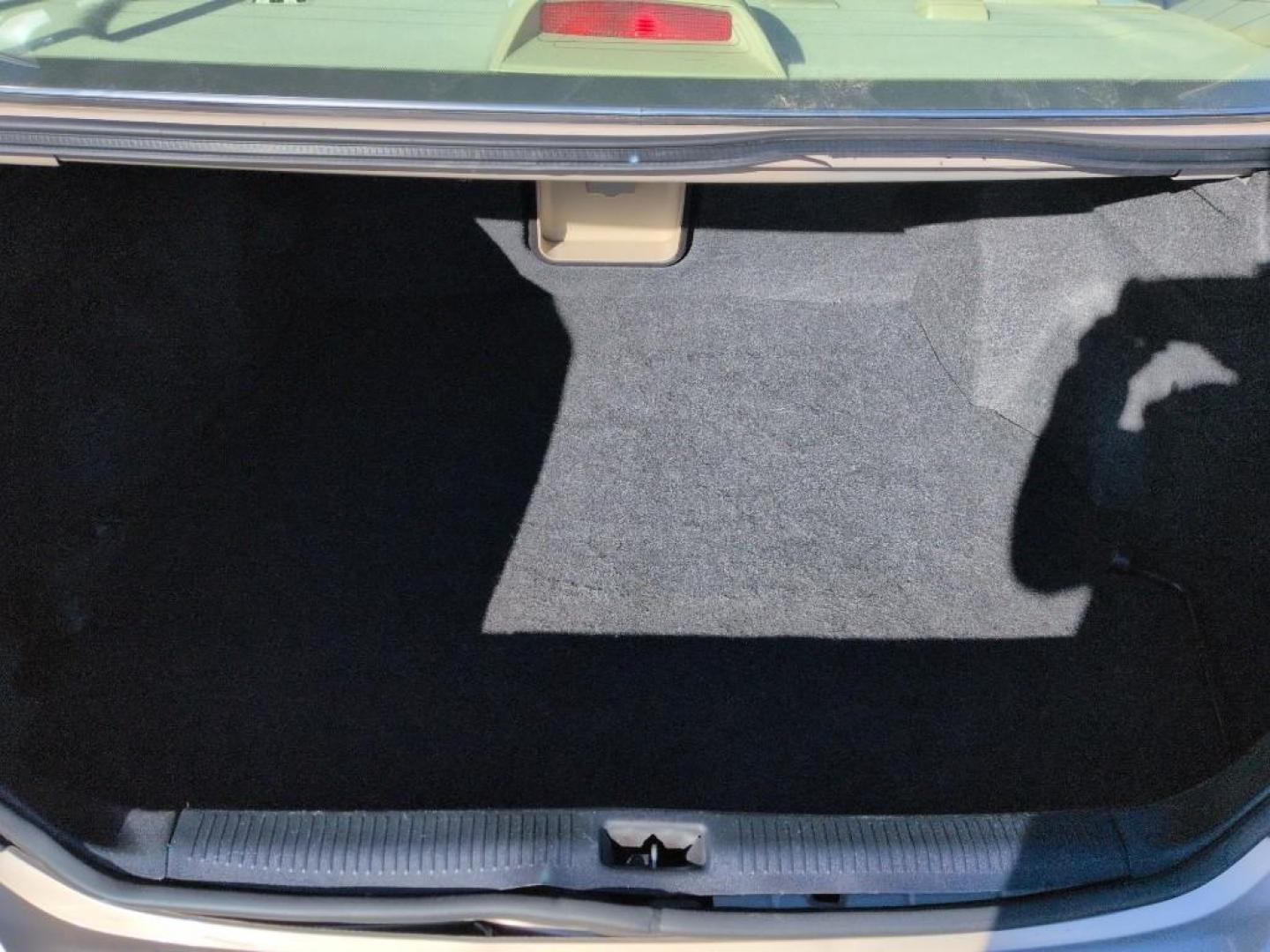 2004 GOLD Toyota Avalon XL (4T1BF28B74U) with an V6, 3.0L engine, Automatic transmission, located at 10890 W. Colfax Ave., Lakewood, CO, 80215, (303) 274-7692, 39.739914, -105.120132 - Photo#21