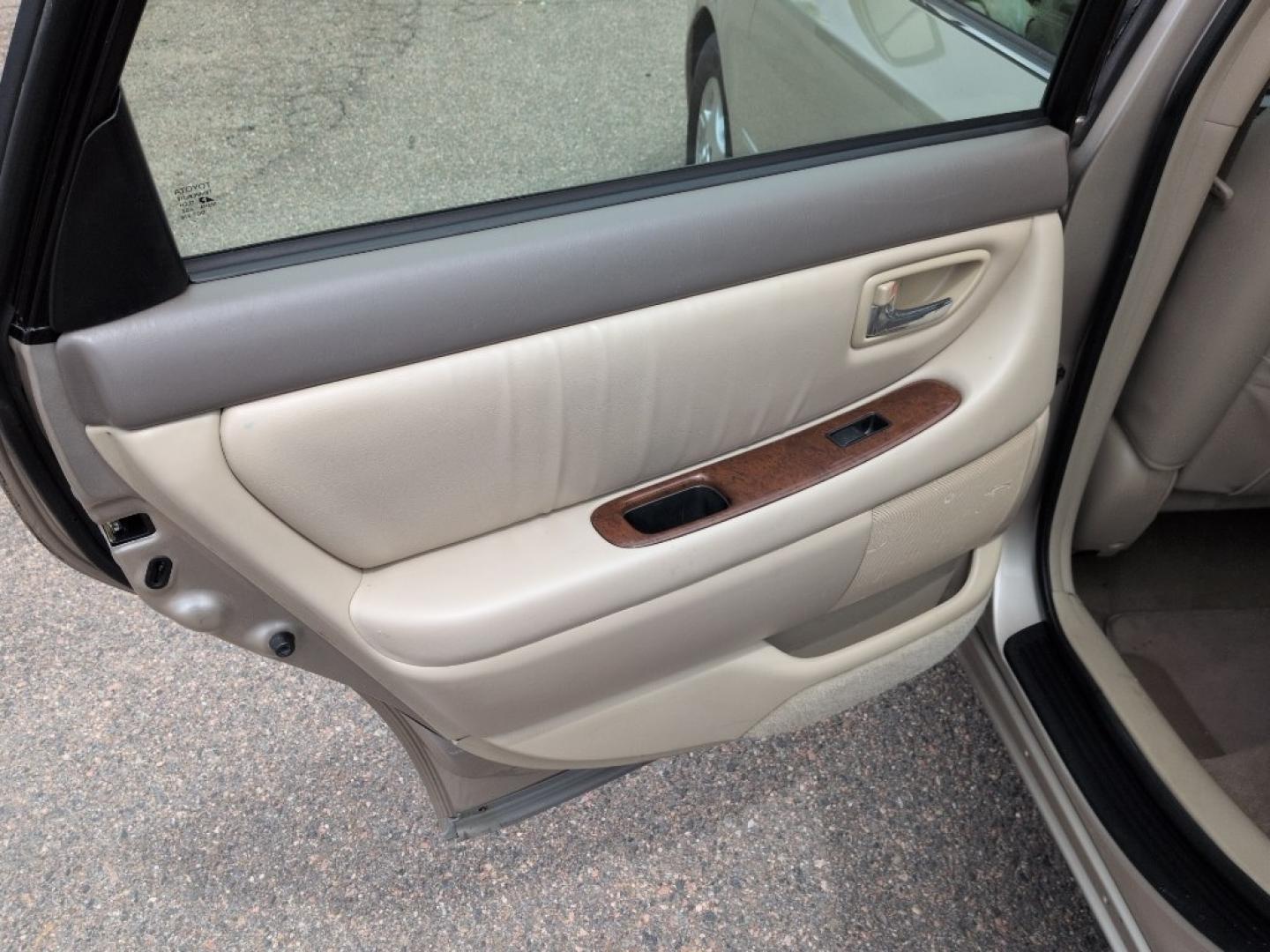 2004 GOLD /EXEMPT Toyota Avalon XL (4T1BF28B74U) with an V6, 3.0L engine, Automatic transmission, located at 10890 W. Colfax Ave., Lakewood, CO, 80215, (303) 274-7692, 39.739914, -105.120132 - Photo#15