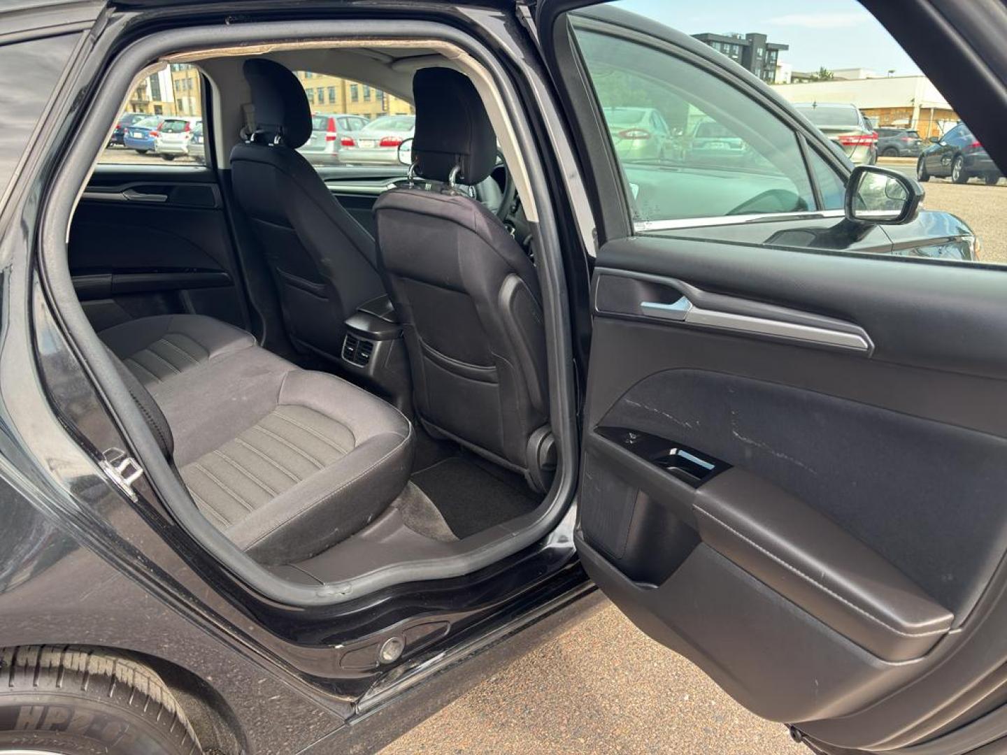 2013 BLACK Ford Fusion SE (3FA6P0HR6DR) with an 4 Cyl, 1.6L engine, Automatic transmission, located at 10890 W. Colfax Ave., Lakewood, CO, 80215, (303) 274-7692, 39.739914, -105.120132 - Photo#9