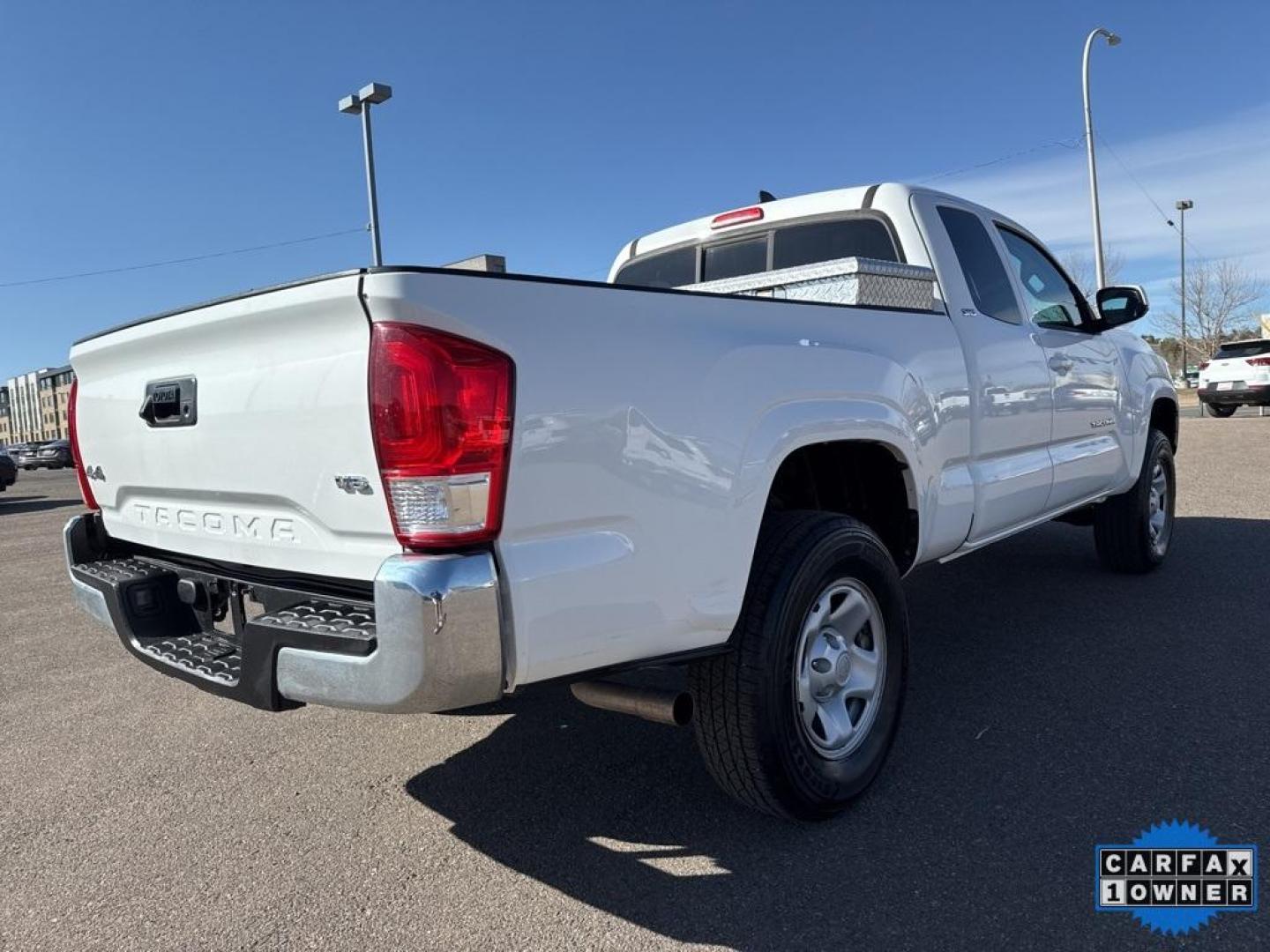 2016 Super White /Cement Gray Toyota Tacoma SR5 (5TFSZ5ANXGX) with an V6 engine, Automatic transmission, located at 10890 W. Colfax Ave., Lakewood, CO, 80215, (303) 274-7692, 39.739914, -105.120132 - 2016 Toyota Tacoma CARFAX One-Owner. 4WD All Cars Have Clean Titles And Are Serviced Before Sale., CarfaxOne Owner, Backup Camera, Non Smoker, No Pet Odor Or Hair, Tacoma SR5, V6, 4WD.<br><br>D1 Auto NEVER charges dealer fees! All cars have clean titles and have been inspected for mechanical issues. - Photo#4