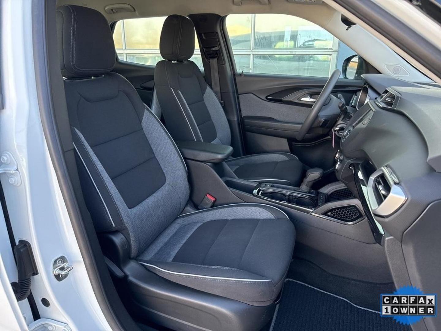 2023 WHITE /GRAY Chevrolet TrailBlazer LS (KL79MNSLXPB) with an 3 Cyl, 1.3L engine, Automatic transmission, located at 10890 W. Colfax Ave., Lakewood, CO, 80215, (303) 274-7692, 39.739914, -105.120132 - Photo#46