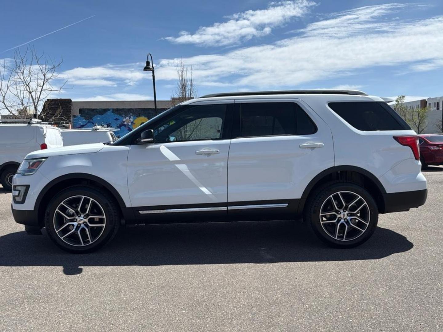 2016 WHITE Ford Explorer XLT (1FM5K8D85GG) with an V6, 3.5L engine, Automatic transmission, located at 10890 W. Colfax Ave., Lakewood, CO, 80215, (303) 274-7692, 39.739914, -105.120132 - Photo#7