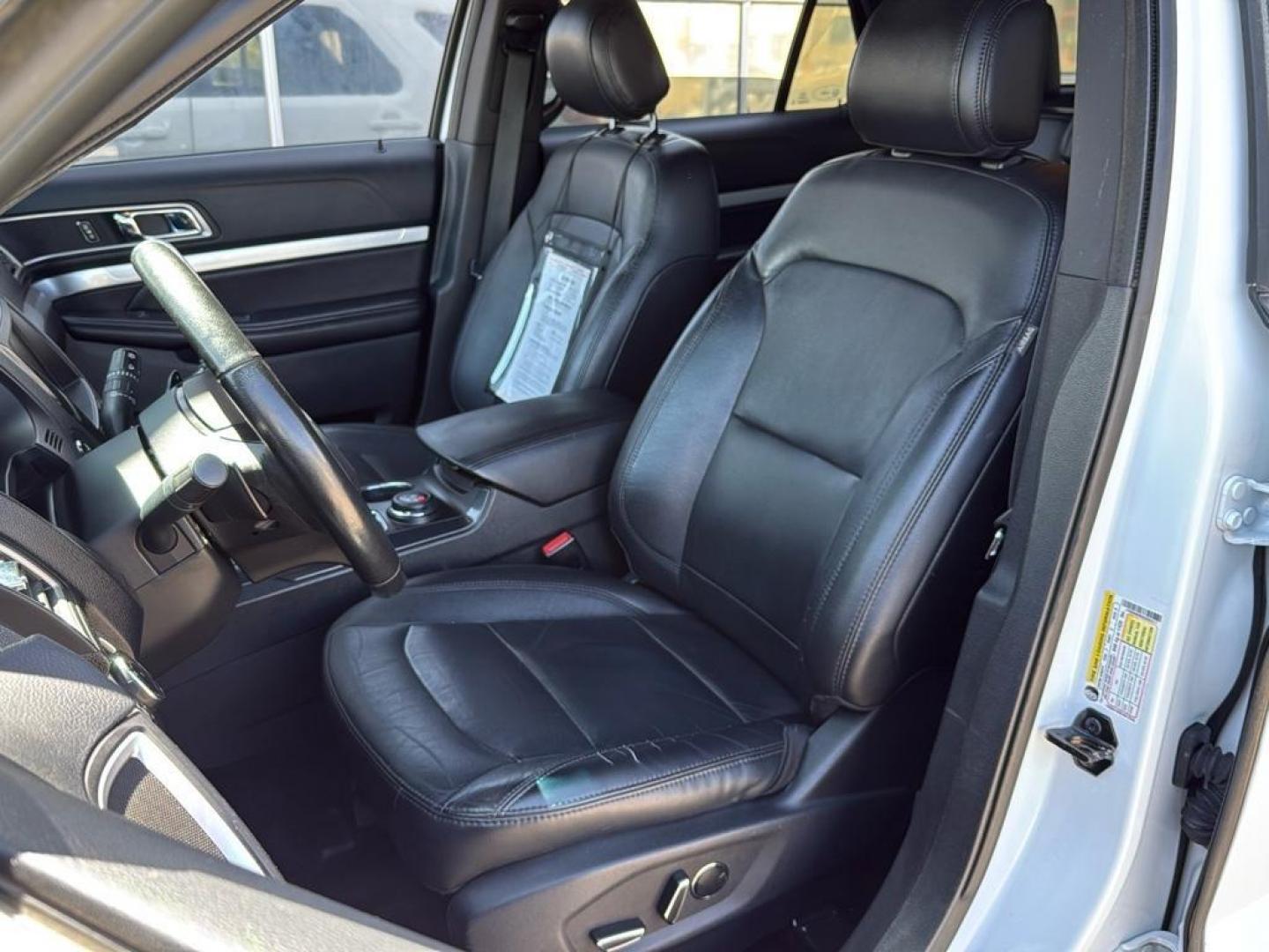 2016 WHITE Ford Explorer XLT (1FM5K8D85GG) with an V6, 3.5L engine, Automatic transmission, located at 10890 W. Colfax Ave., Lakewood, CO, 80215, (303) 274-7692, 39.739914, -105.120132 - Photo#14