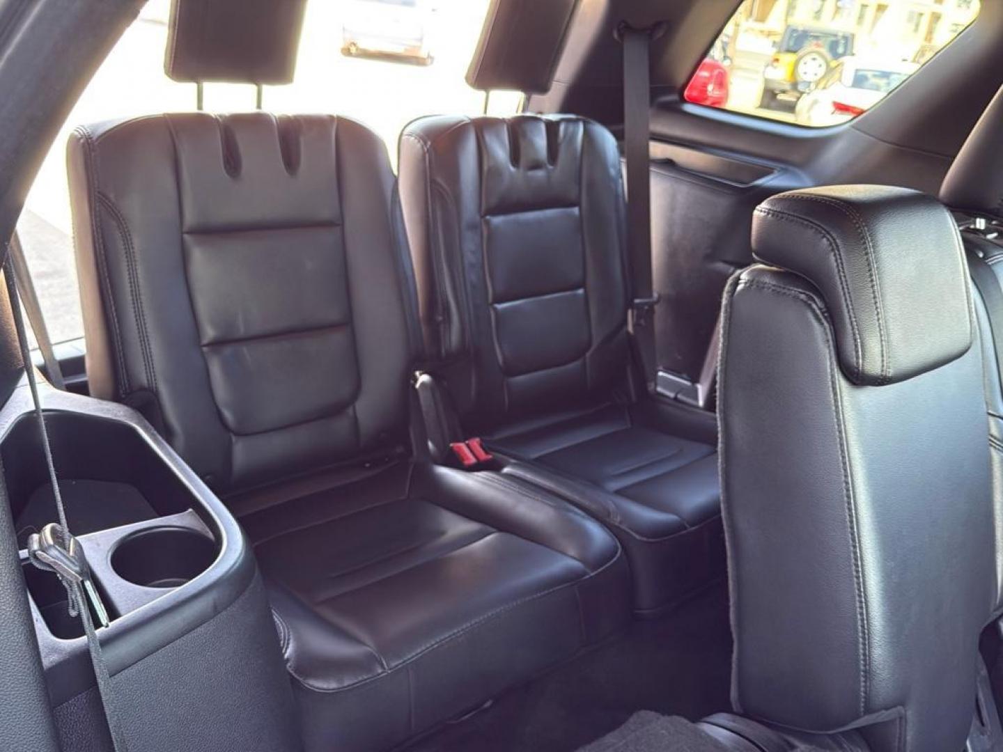 2016 WHITE Ford Explorer XLT (1FM5K8D85GG) with an V6, 3.5L engine, Automatic transmission, located at 10890 W. Colfax Ave., Lakewood, CO, 80215, (303) 274-7692, 39.739914, -105.120132 - Photo#17
