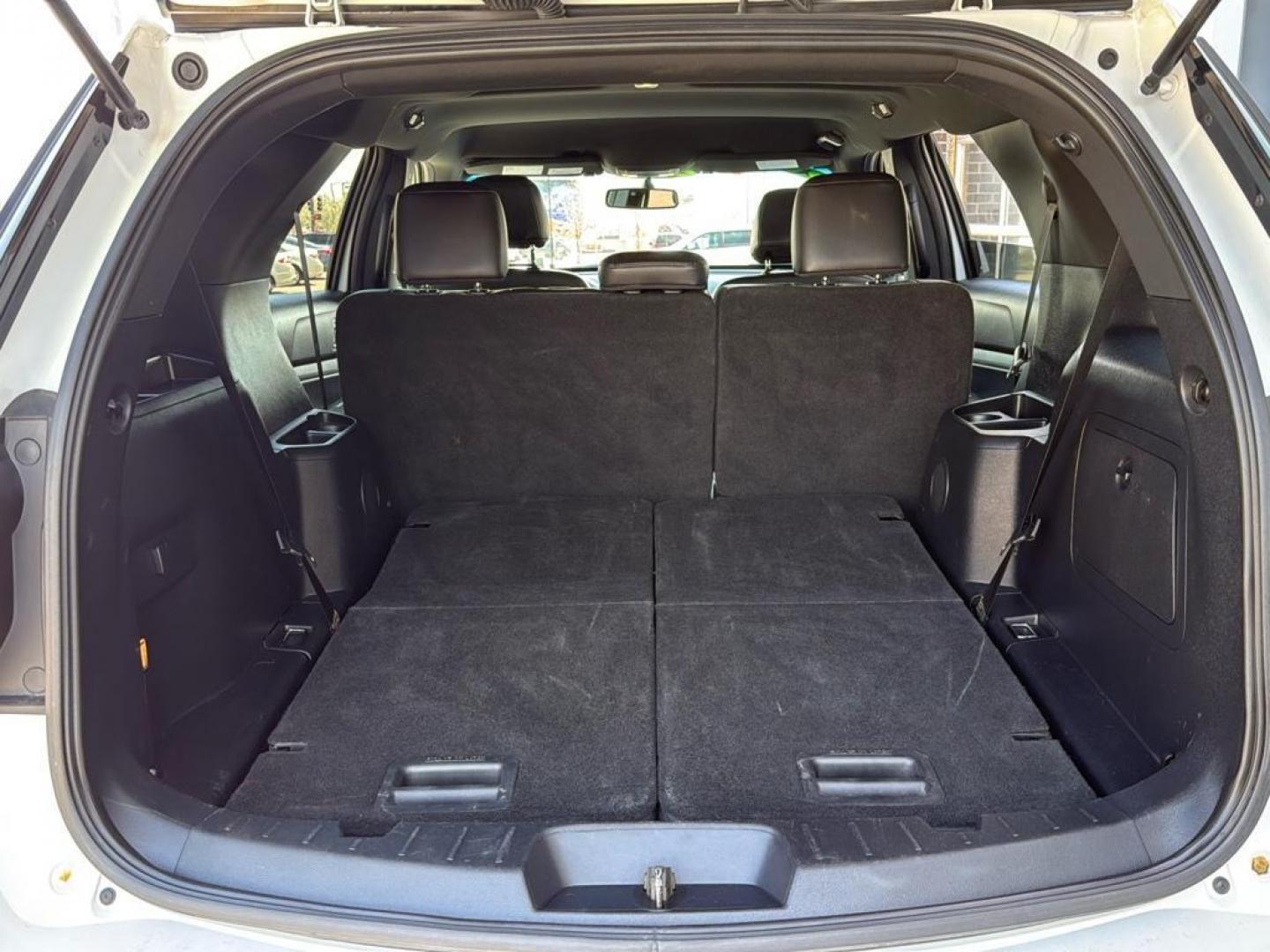 2016 WHITE Ford Explorer XLT (1FM5K8D85GG) with an V6, 3.5L engine, Automatic transmission, located at 10890 W. Colfax Ave., Lakewood, CO, 80215, (303) 274-7692, 39.739914, -105.120132 - Photo#19