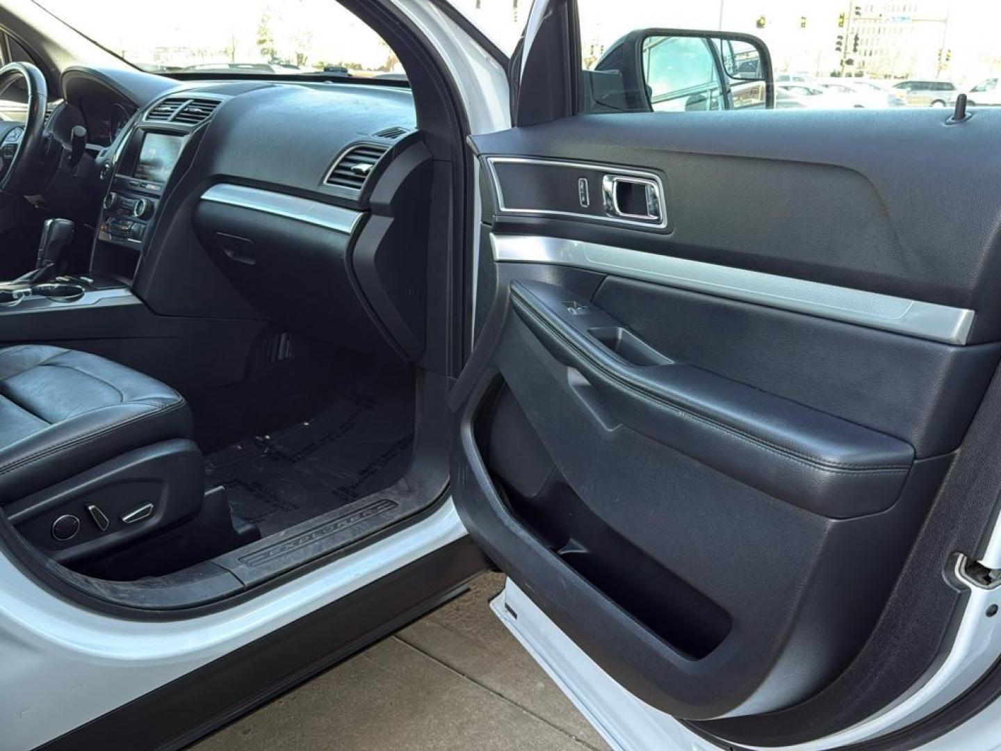 2016 WHITE Ford Explorer XLT (1FM5K8D85GG) with an V6, 3.5L engine, Automatic transmission, located at 10890 W. Colfax Ave., Lakewood, CO, 80215, (303) 274-7692, 39.739914, -105.120132 - Photo#24