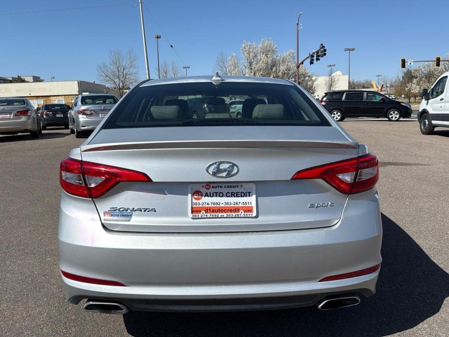 2015 SILVER Hyundai Sonata SPORT (5NPE34AF4FH) with an 4 Cyl, 2.4L engine, Automatic transmission, located at 10890 W. Colfax Ave., Lakewood, CO, 80215, (303) 274-7692, 39.739914, -105.120132 - Photo#5
