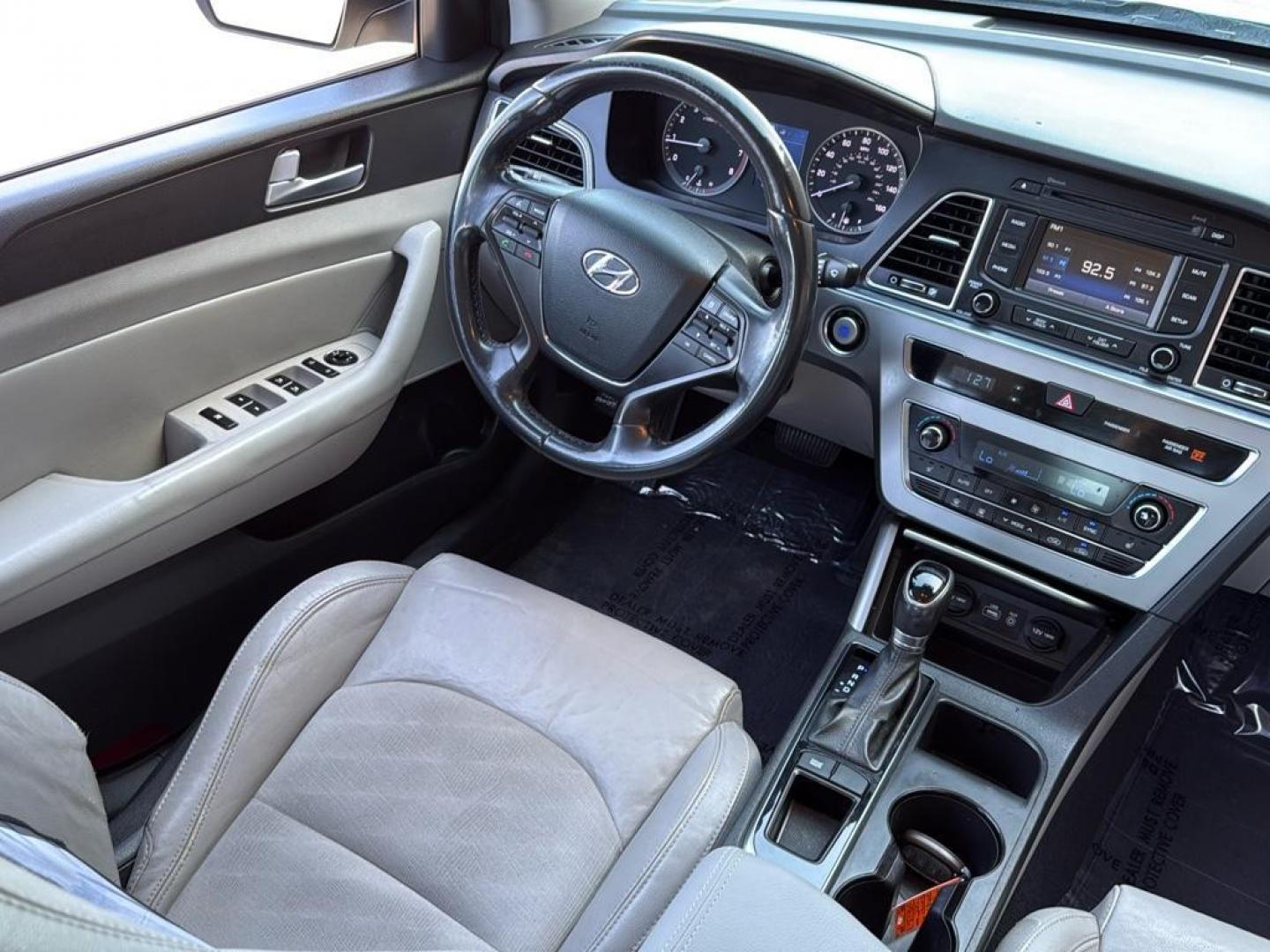 2015 SILVER Hyundai Sonata SPORT (5NPE34AF4FH) with an 4 Cyl, 2.4L engine, Automatic transmission, located at 10890 W. Colfax Ave., Lakewood, CO, 80215, (303) 274-7692, 39.739914, -105.120132 - Photo#9