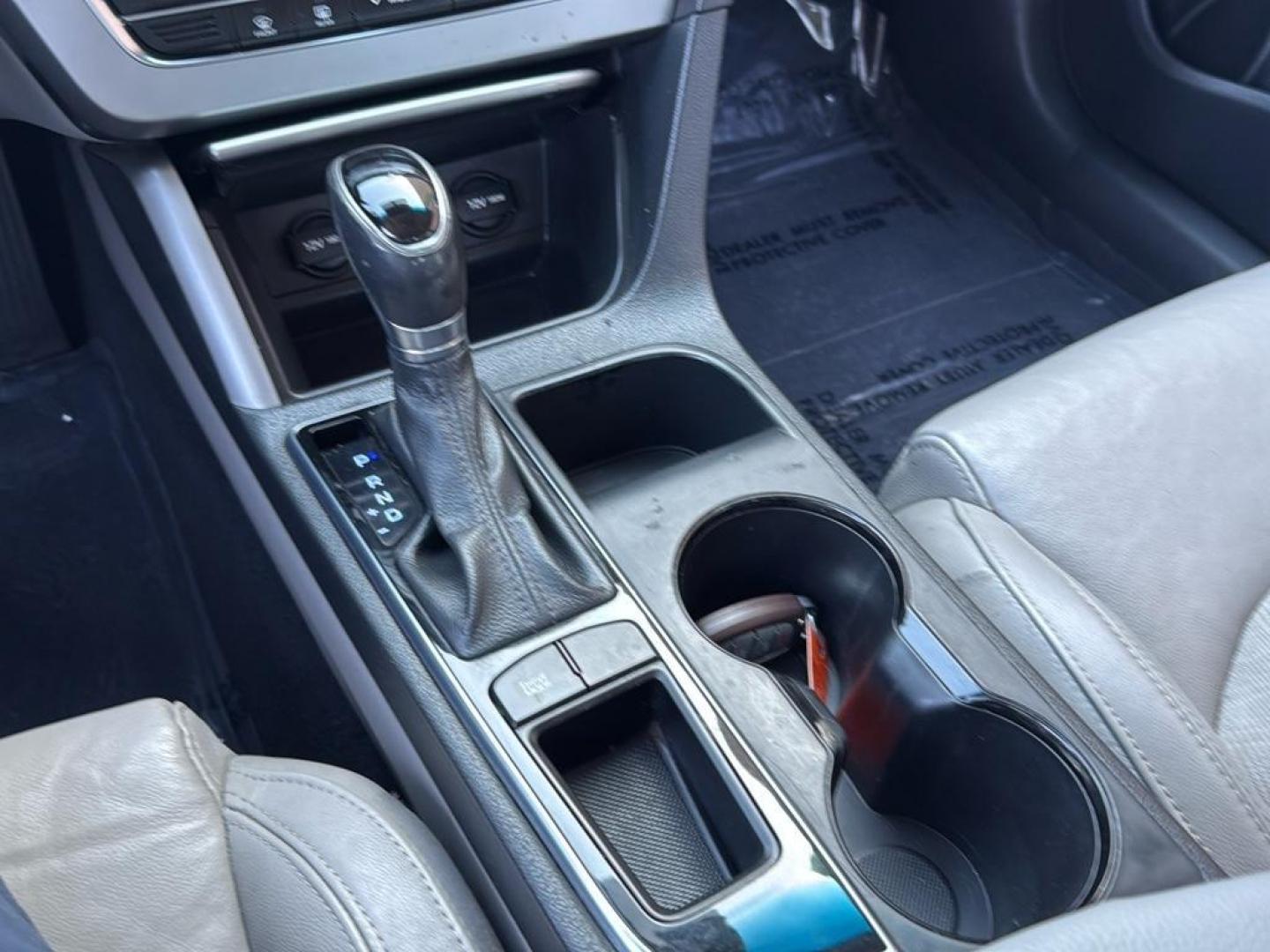 2015 SILVER Hyundai Sonata SPORT (5NPE34AF4FH) with an 4 Cyl, 2.4L engine, Automatic transmission, located at 10890 W. Colfax Ave., Lakewood, CO, 80215, (303) 274-7692, 39.739914, -105.120132 - Photo#15