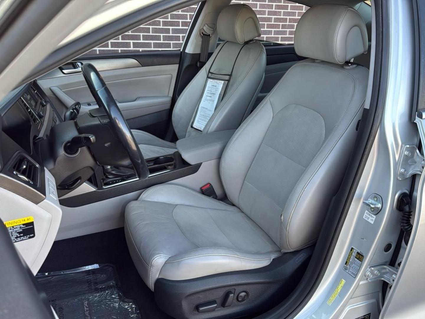 2015 SILVER Hyundai Sonata SPORT (5NPE34AF4FH) with an 4 Cyl, 2.4L engine, Automatic transmission, located at 10890 W. Colfax Ave., Lakewood, CO, 80215, (303) 274-7692, 39.739914, -105.120132 - Photo#23