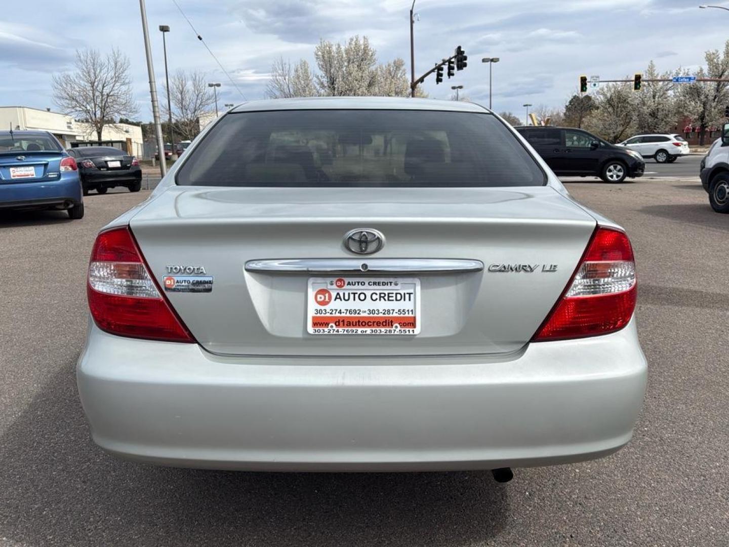 2002 SILVER Toyota Camry LE (JTDBE32K520) with an 4 Cyl, 2.4L engine, Automatic transmission, located at 10890 W. Colfax Ave., Lakewood, CO, 80215, (303) 274-7692, 39.739914, -105.120132 - Photo#6