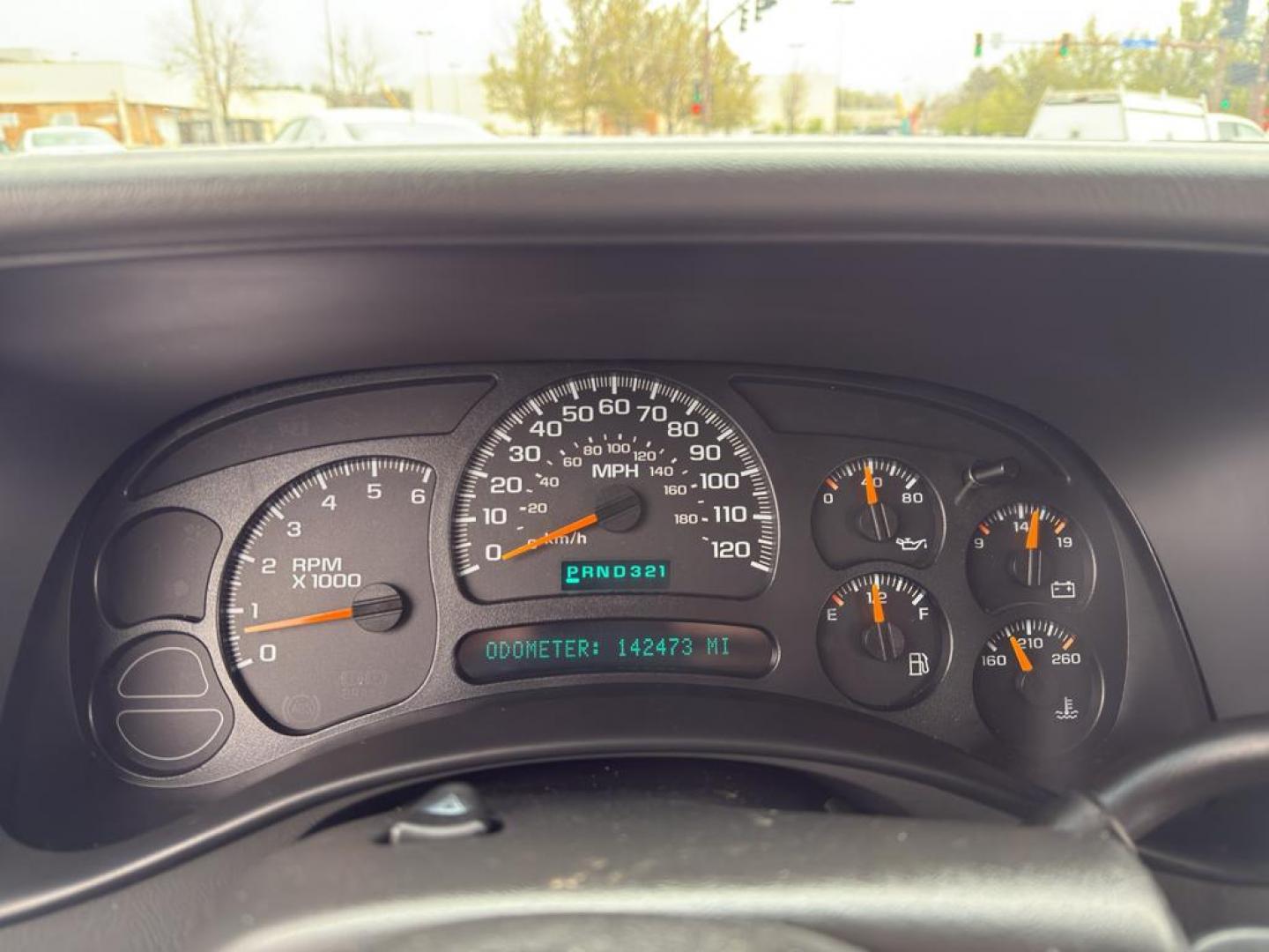 2005 SILVER Chevrolet Avalanche 1500 4WD (3GNEK12Z15G) with an V8, 5.3L engine, Automatic transmission, located at 10890 W. Colfax Ave., Lakewood, CO, 80215, (303) 274-7692, 39.739914, -105.120132 - Photo#22