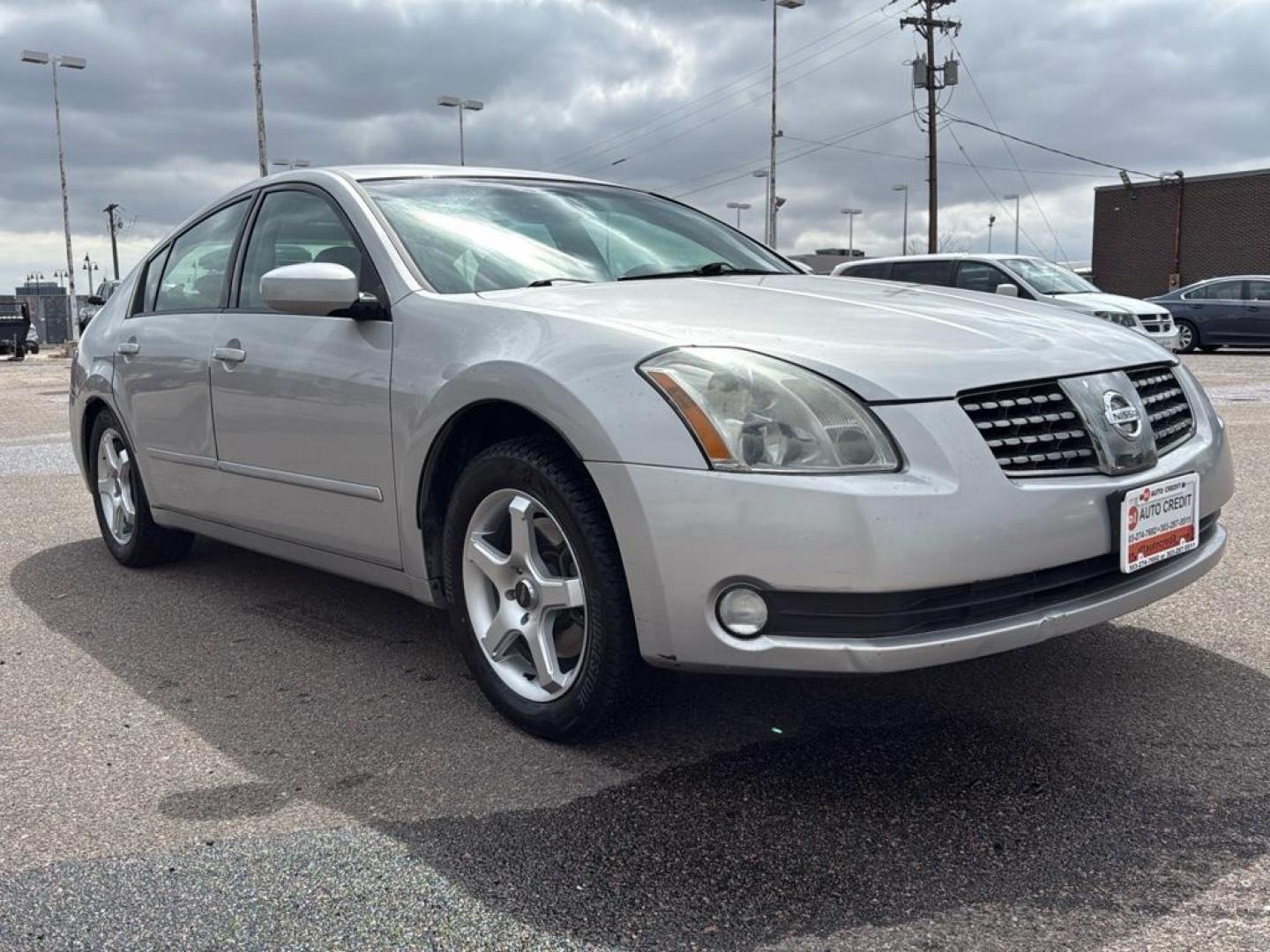 2005 SILVER Nissan Maxima SE (1N4BA41E55C) with an V6, 3.5L engine, Automatic transmission, located at 10890 W. Colfax Ave., Lakewood, CO, 80215, (303) 274-7692, 39.739914, -105.120132 - Photo#3