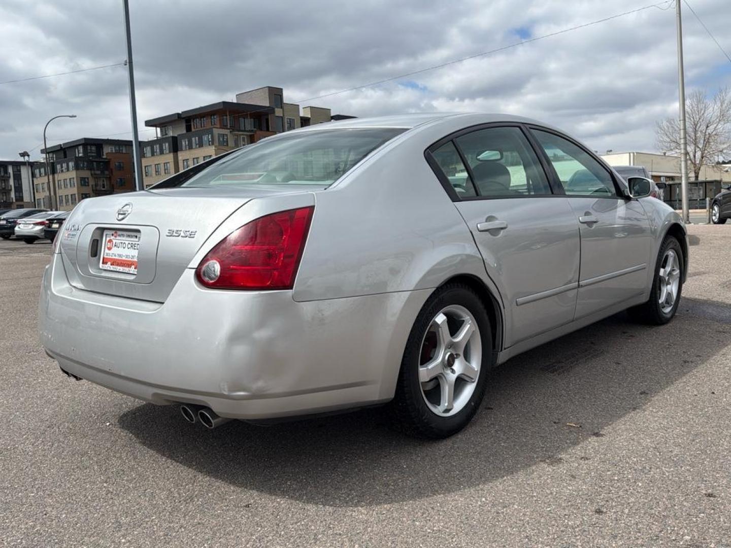 2005 SILVER Nissan Maxima SE (1N4BA41E55C) with an V6, 3.5L engine, Automatic transmission, located at 10890 W. Colfax Ave., Lakewood, CO, 80215, (303) 274-7692, 39.739914, -105.120132 - Photo#5