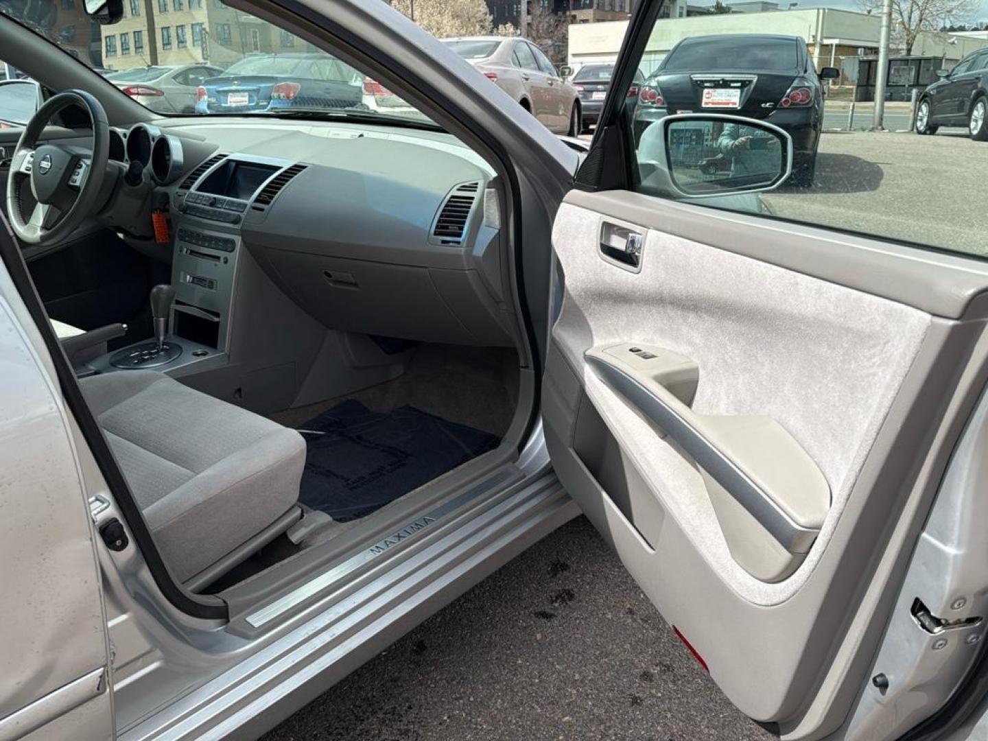 2005 SILVER Nissan Maxima SE (1N4BA41E55C) with an V6, 3.5L engine, Automatic transmission, located at 10890 W. Colfax Ave., Lakewood, CO, 80215, (303) 274-7692, 39.739914, -105.120132 - Photo#24