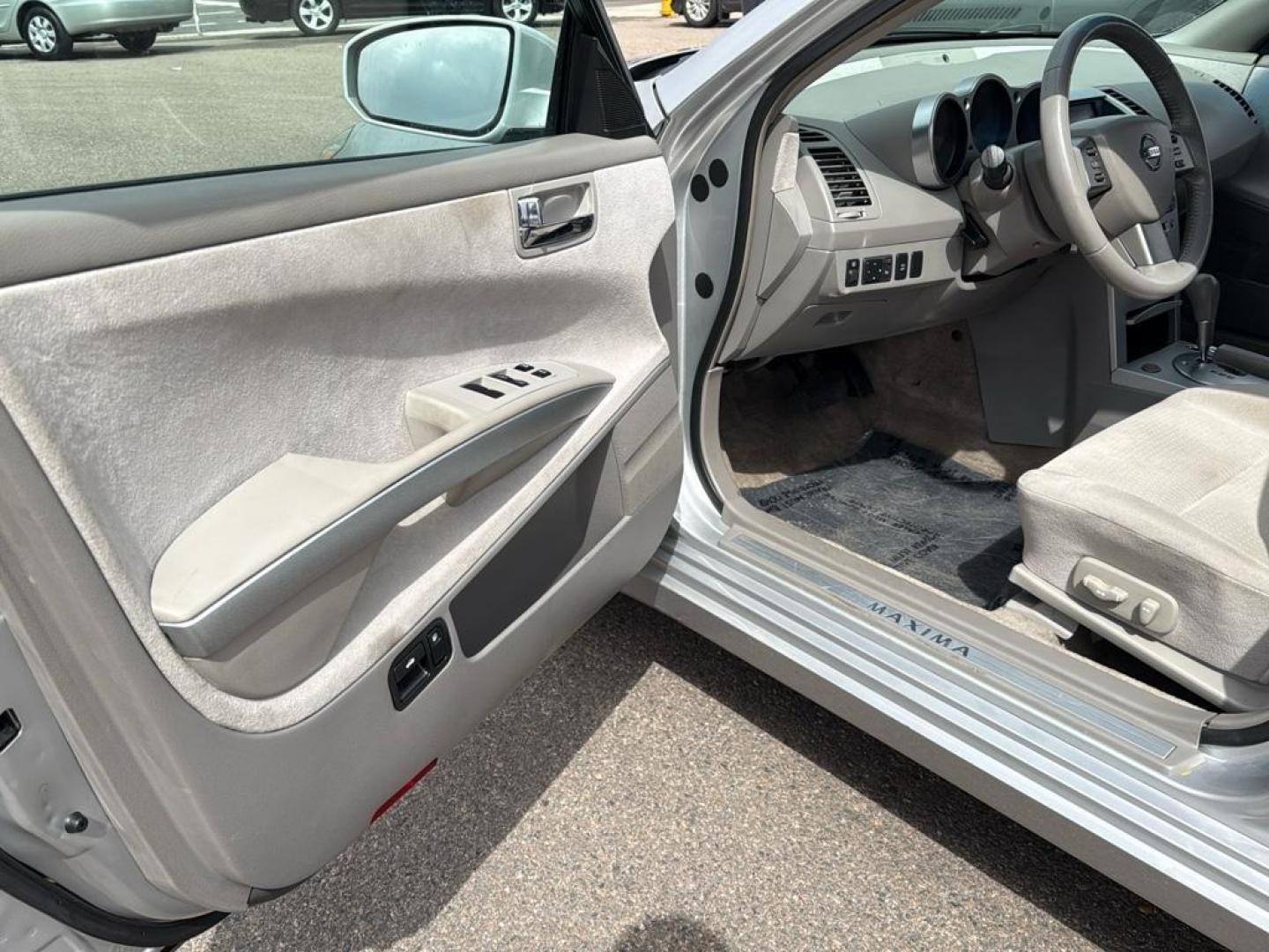 2005 SILVER Nissan Maxima SE (1N4BA41E55C) with an V6, 3.5L engine, Automatic transmission, located at 10890 W. Colfax Ave., Lakewood, CO, 80215, (303) 274-7692, 39.739914, -105.120132 - Photo#27