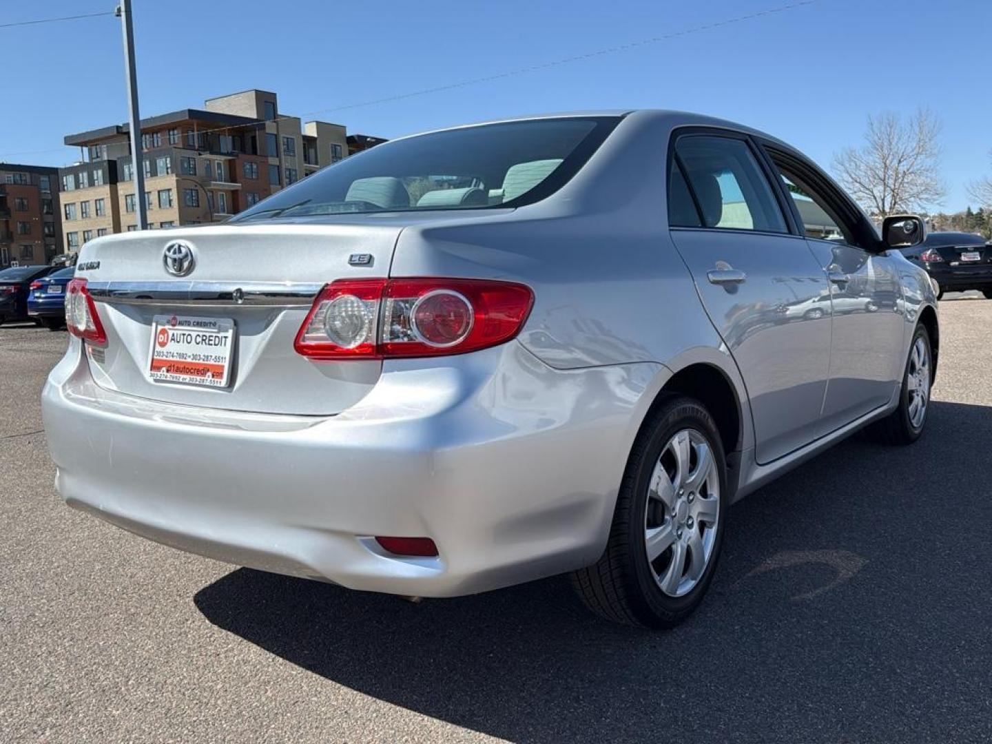 2013 SILVER Toyota Corolla LE (2T1BU4EE7DC) with an 4 Cyl, 1.8L engine, Automatic 5-Speed transmission, located at 10890 W. Colfax Ave., Lakewood, CO, 80215, (303) 274-7692, 39.739914, -105.120132 - Photo#4