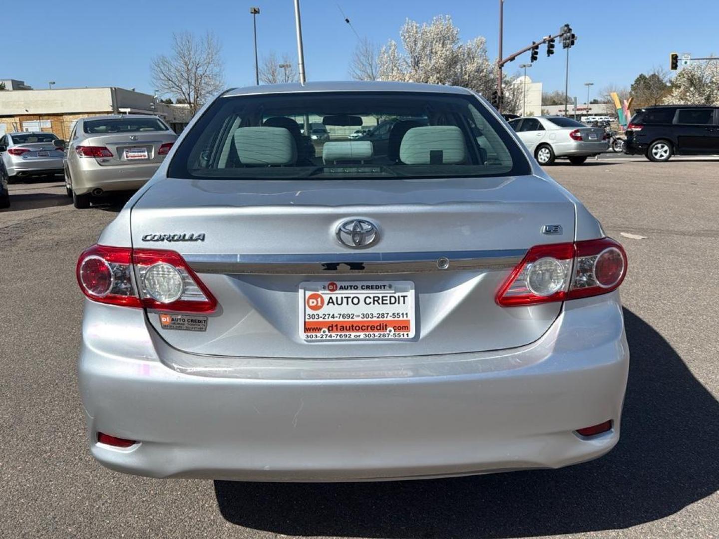 2013 SILVER Toyota Corolla LE (2T1BU4EE7DC) with an 4 Cyl, 1.8L engine, Automatic 5-Speed transmission, located at 10890 W. Colfax Ave., Lakewood, CO, 80215, (303) 274-7692, 39.739914, -105.120132 - Photo#5