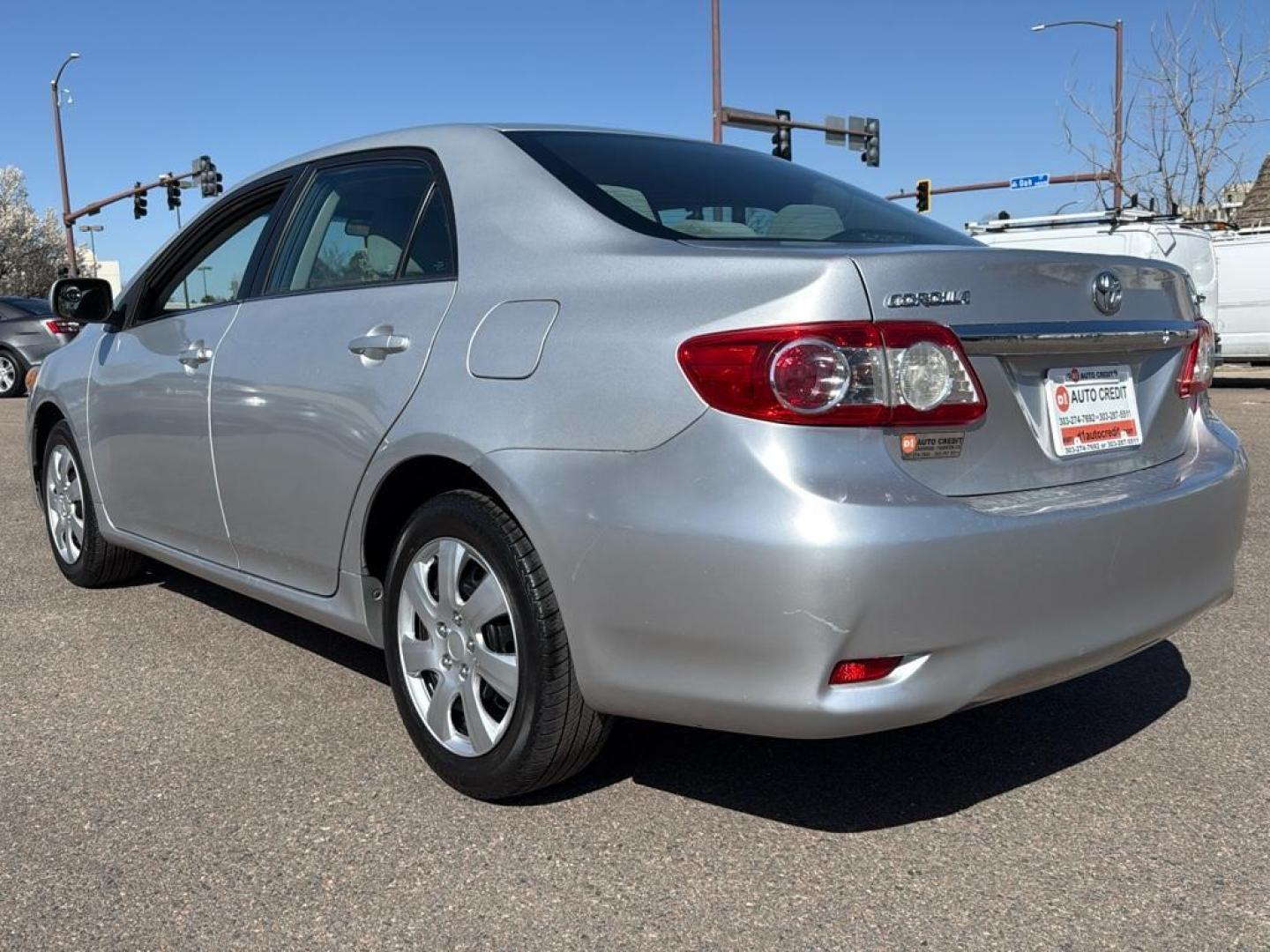 2013 SILVER Toyota Corolla LE (2T1BU4EE7DC) with an 4 Cyl, 1.8L engine, Automatic 5-Speed transmission, located at 10890 W. Colfax Ave., Lakewood, CO, 80215, (303) 274-7692, 39.739914, -105.120132 - Photo#6