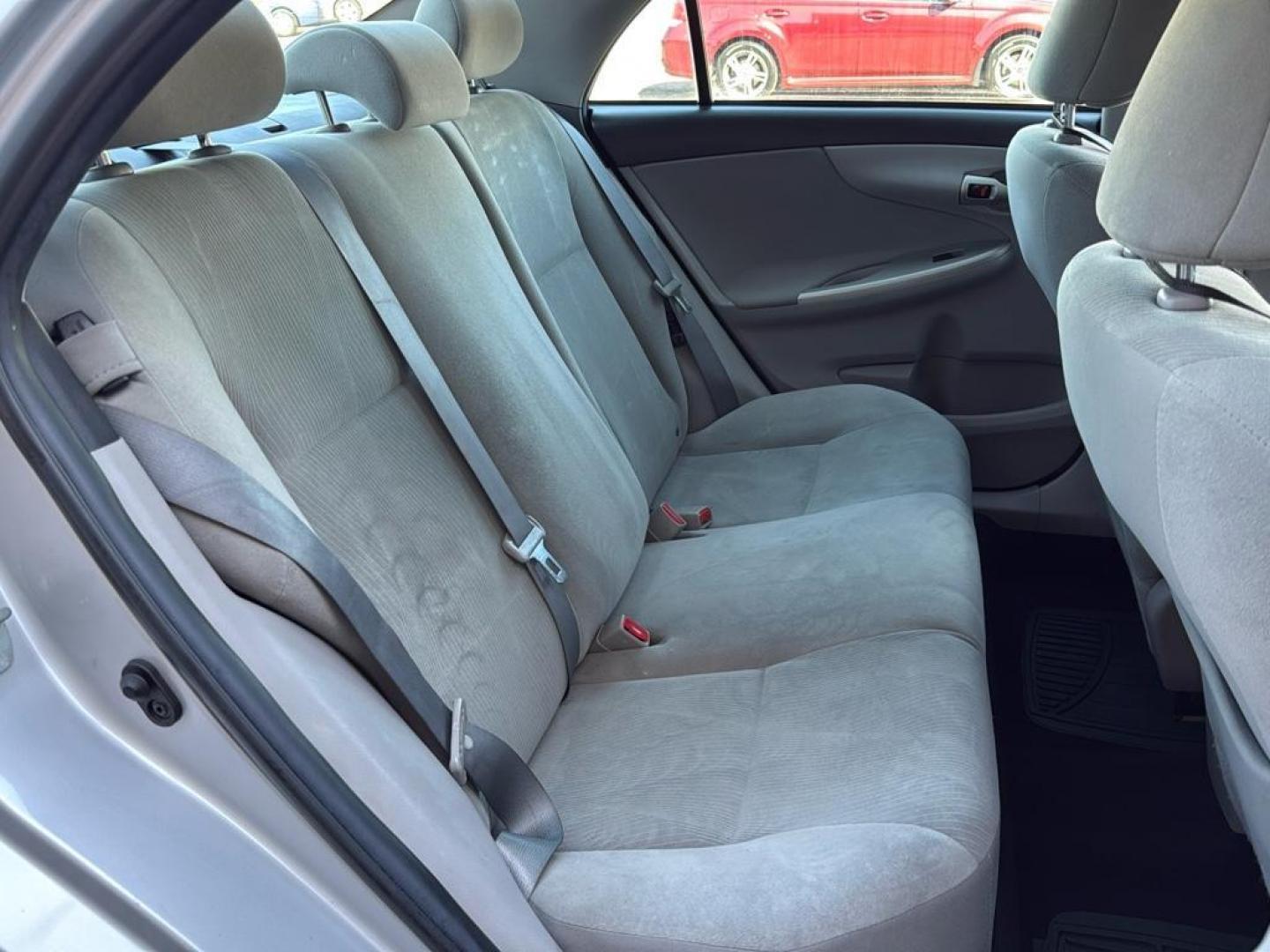 2013 SILVER Toyota Corolla LE (2T1BU4EE7DC) with an 4 Cyl, 1.8L engine, Automatic 5-Speed transmission, located at 10890 W. Colfax Ave., Lakewood, CO, 80215, (303) 274-7692, 39.739914, -105.120132 - Photo#11