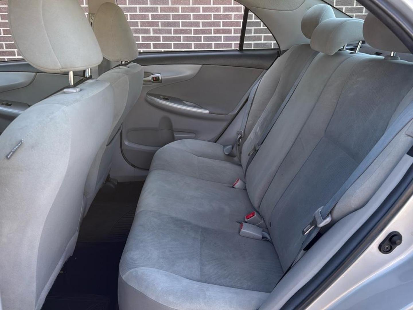 2013 SILVER Toyota Corolla LE (2T1BU4EE7DC) with an 4 Cyl, 1.8L engine, Automatic 5-Speed transmission, located at 10890 W. Colfax Ave., Lakewood, CO, 80215, (303) 274-7692, 39.739914, -105.120132 - Photo#12