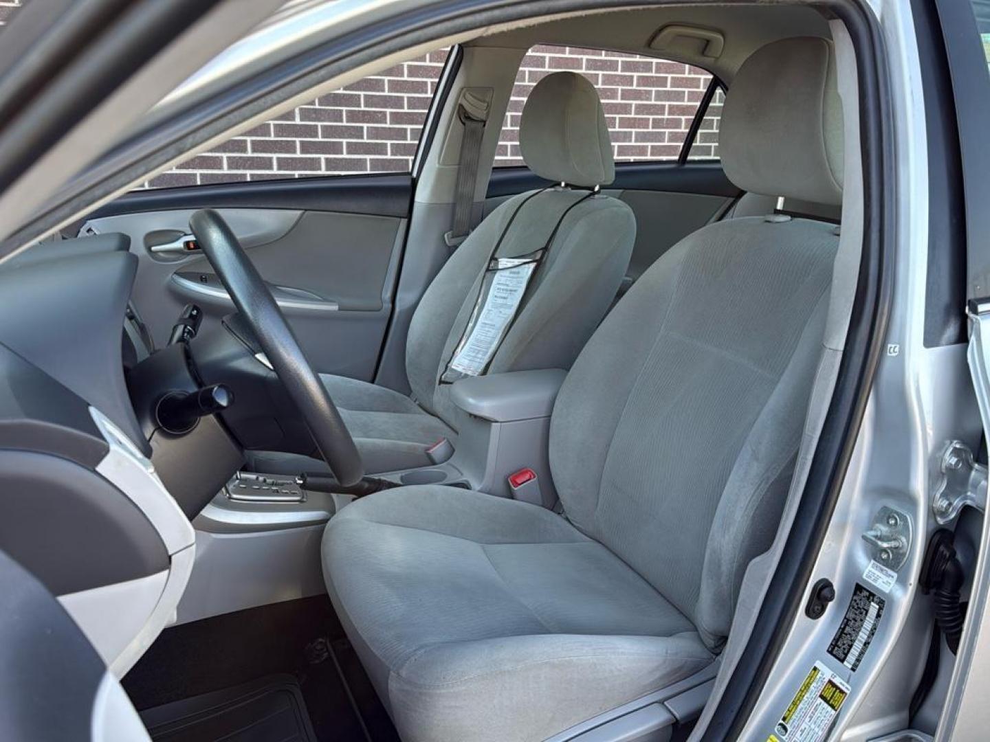 2013 SILVER Toyota Corolla LE (2T1BU4EE7DC) with an 4 Cyl, 1.8L engine, Automatic 5-Speed transmission, located at 10890 W. Colfax Ave., Lakewood, CO, 80215, (303) 274-7692, 39.739914, -105.120132 - Photo#19